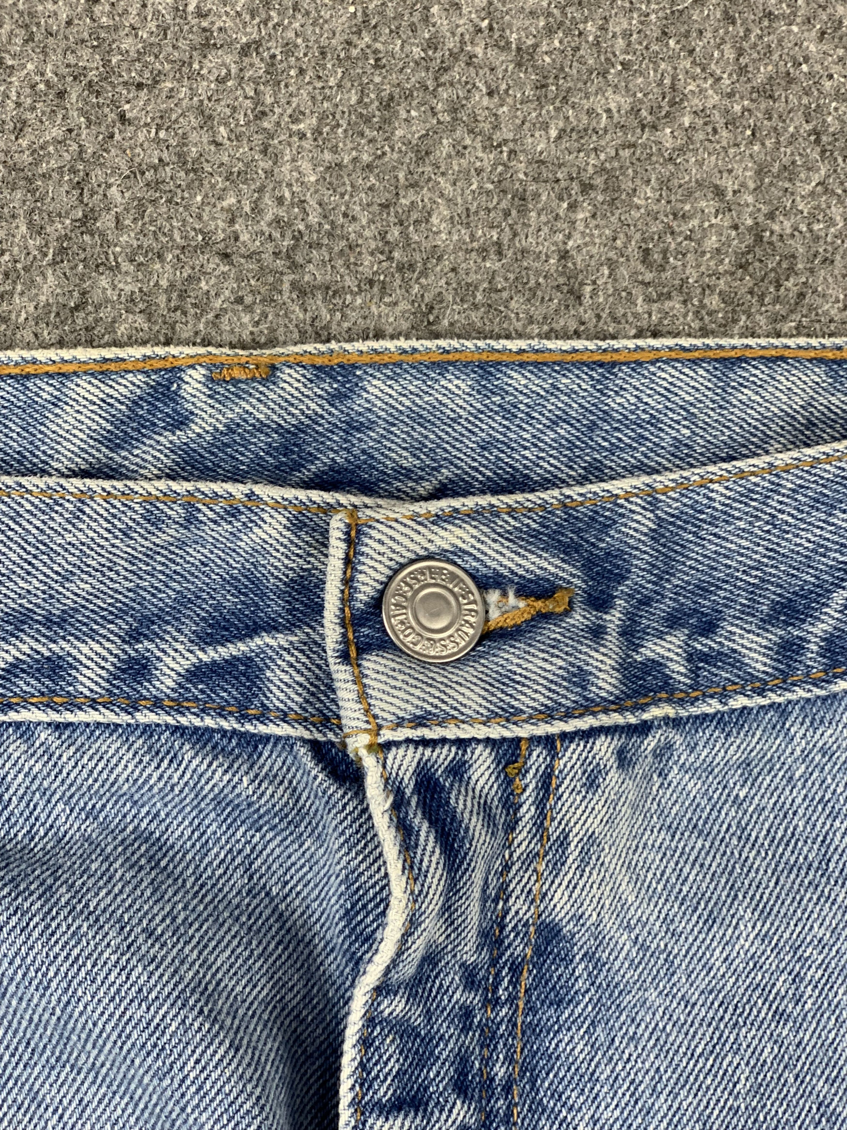 Levi's Vintage 90s Levis 550 Light Wash Jeans DP2142 Size US 38 / EU 54 - 7 Thumbnail