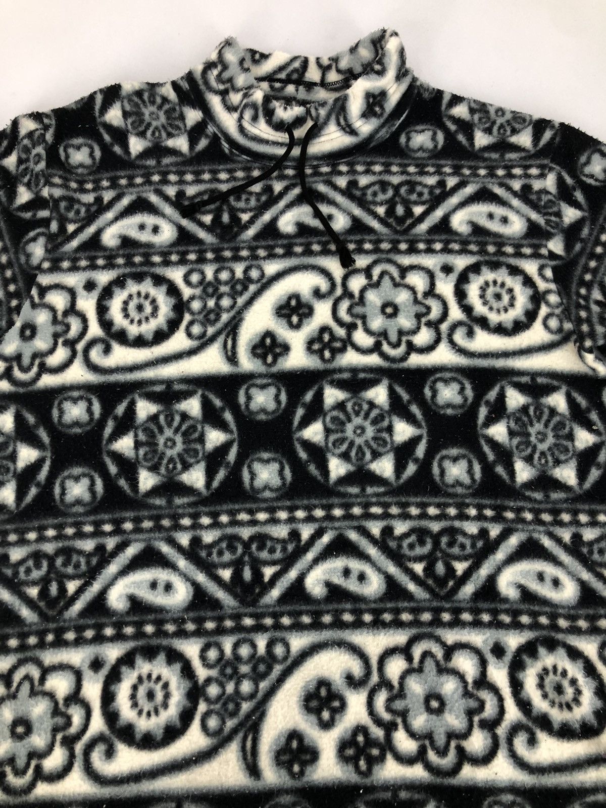 Japanese Brand Vintage Wacoal Acute Paisley Aztec Design Fleece Sweatshirt Size US M / EU 48-50 / 2 - 3 Thumbnail