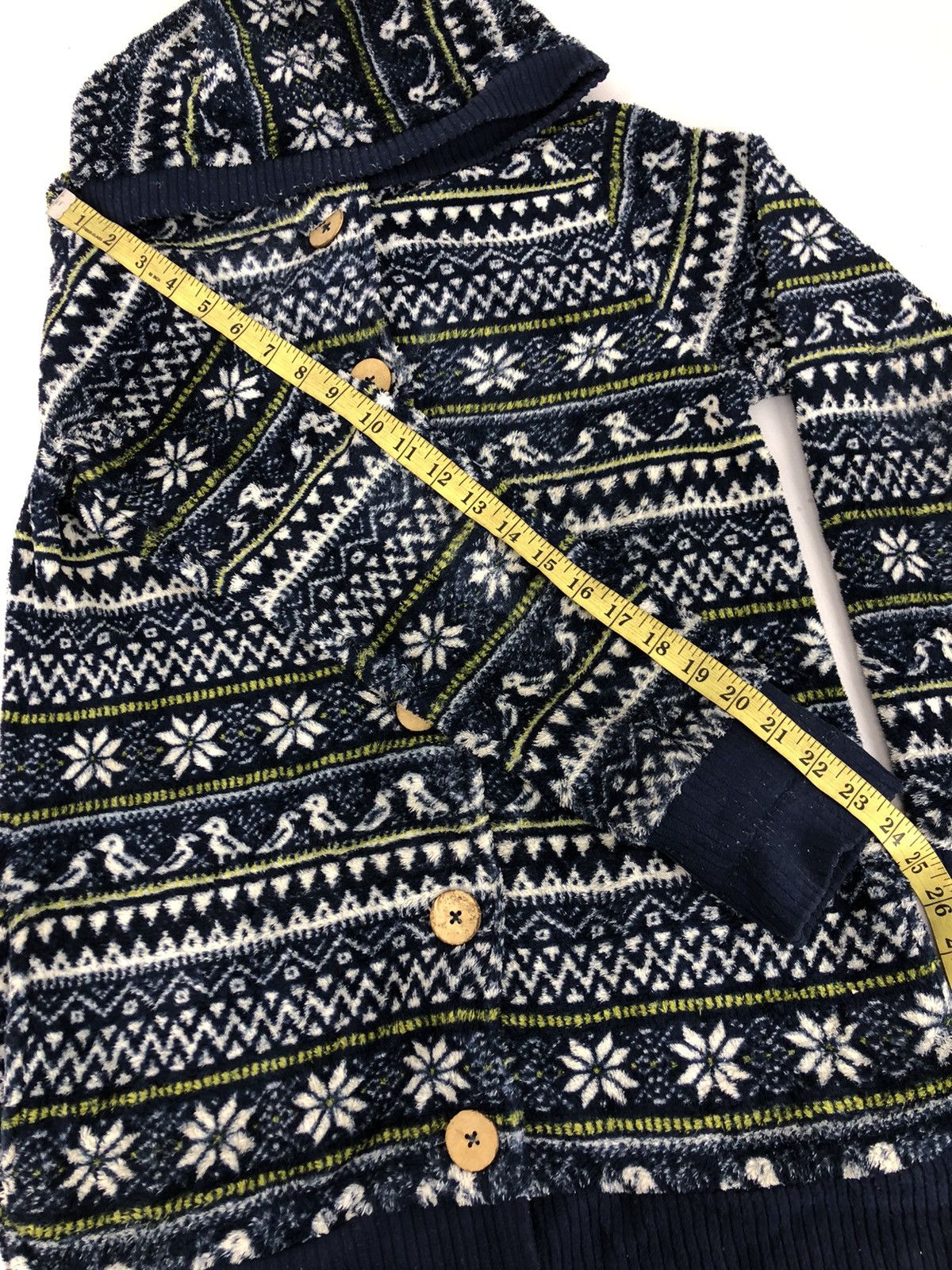 Japanese Brand × Vintage Fleece Sweatshirt Hoodies Snowflake Ethic Native Design Size US S / EU 44-46 / 1 - 7 Thumbnail