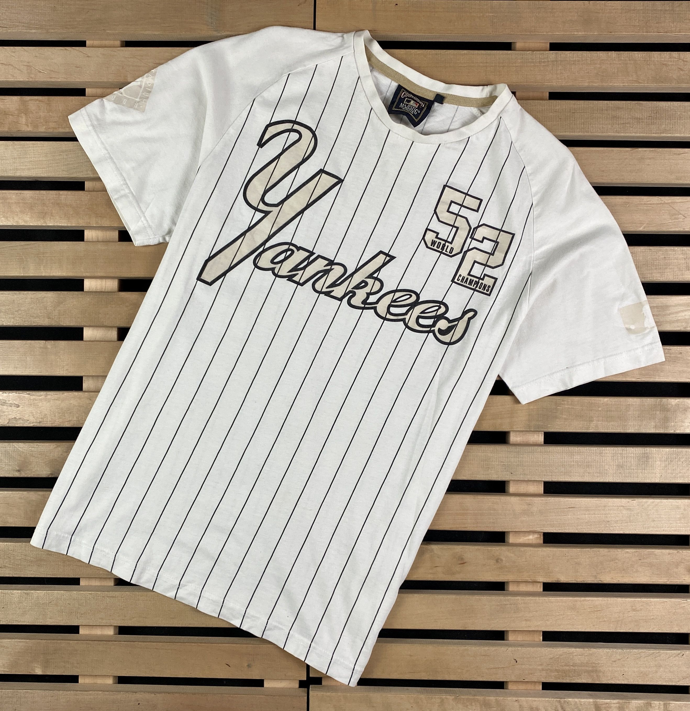 Majestic × New York Yankees × Vintage Mens T Shirt Yankees 52 Majestic Size S Size US S / EU 44-46 / 1 - 1 Thumbnail