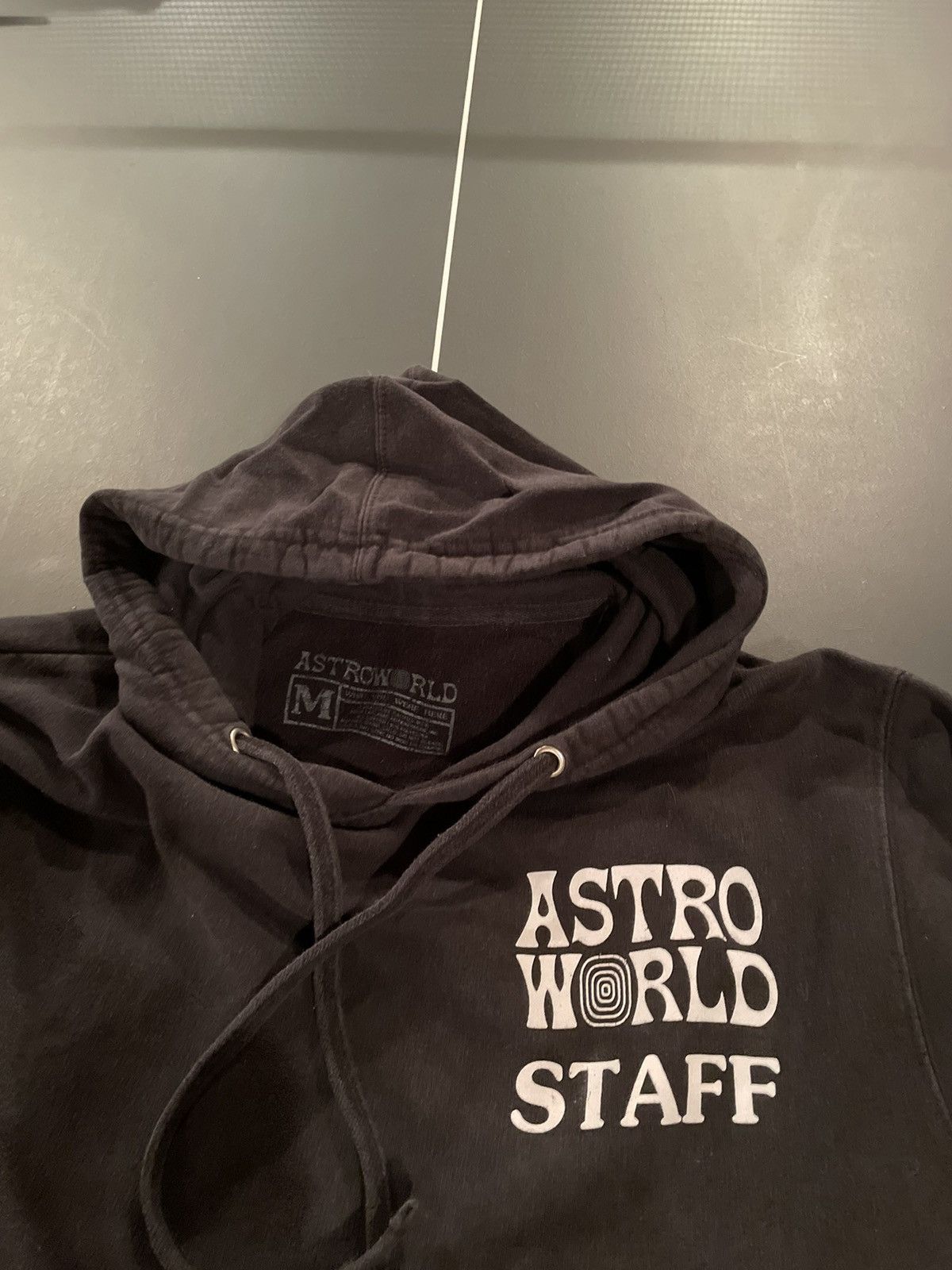 Travis Scott Medium Black Astroworld Staff Hoodie Tee Tour Cactus Jack Size US M / EU 48-50 / 2 - 4 Thumbnail