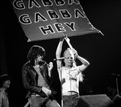 VINTAGE 90s DISTRESSED T SHIRT RAMONES GABBA GABBA HEY