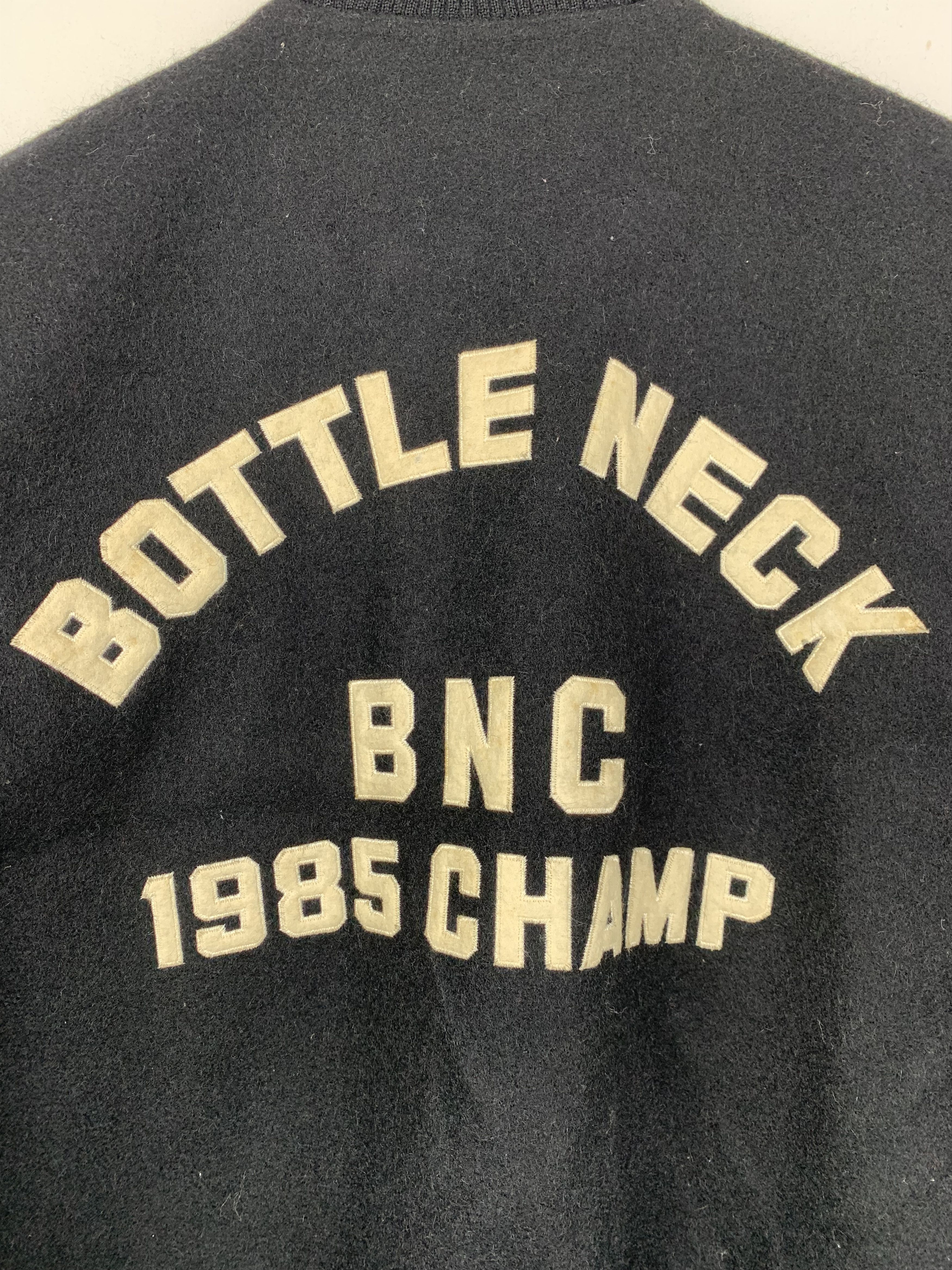Vintage Vintage 80s Bottle Neck BNC 1985 Leather Varsity V0536 Size US M / EU 48-50 / 2 - 14 Thumbnail