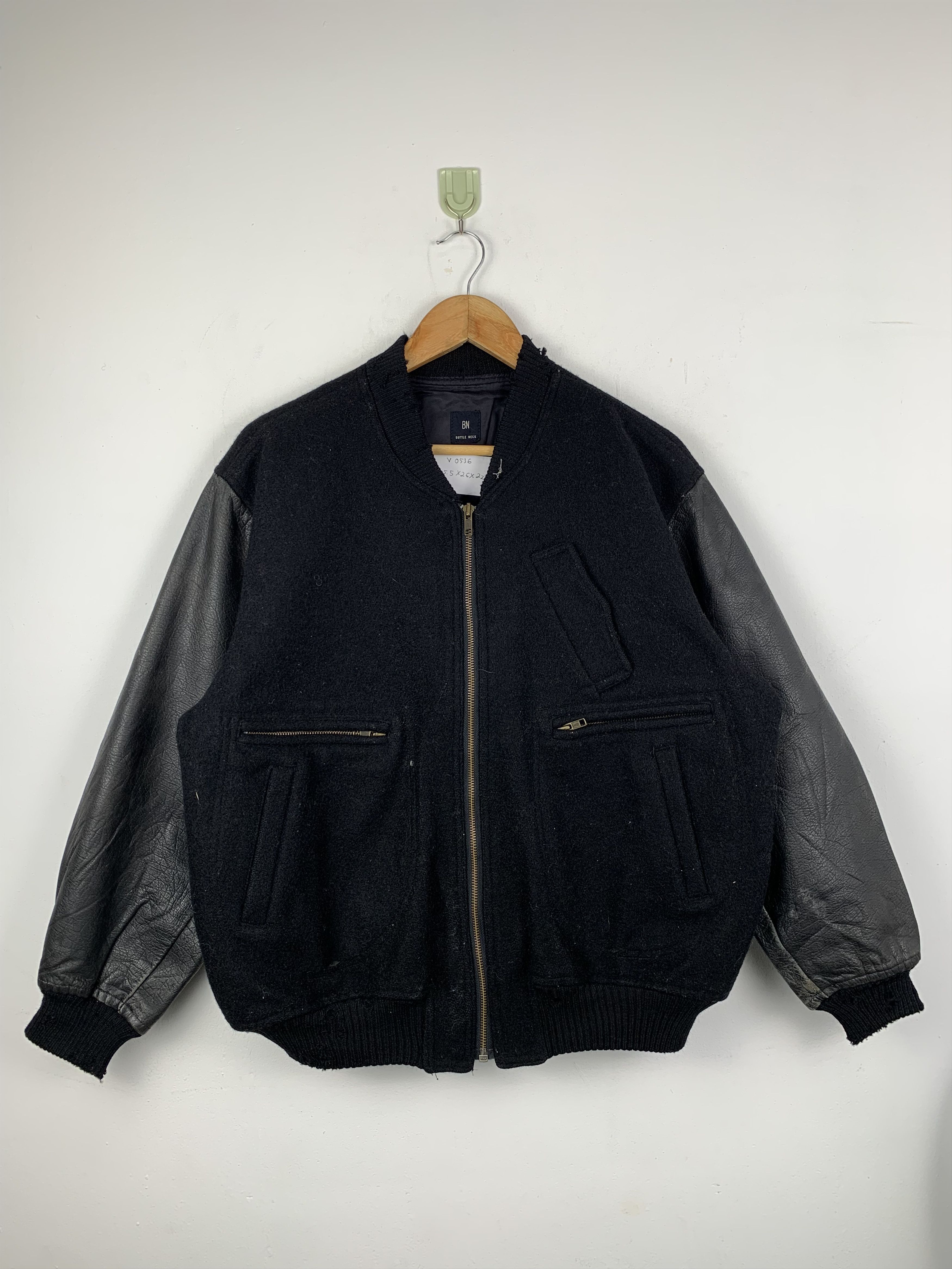 Vintage Vintage 80s Bottle Neck BNC 1985 Leather Varsity V0536 Size US M / EU 48-50 / 2 - 2 Thumbnail