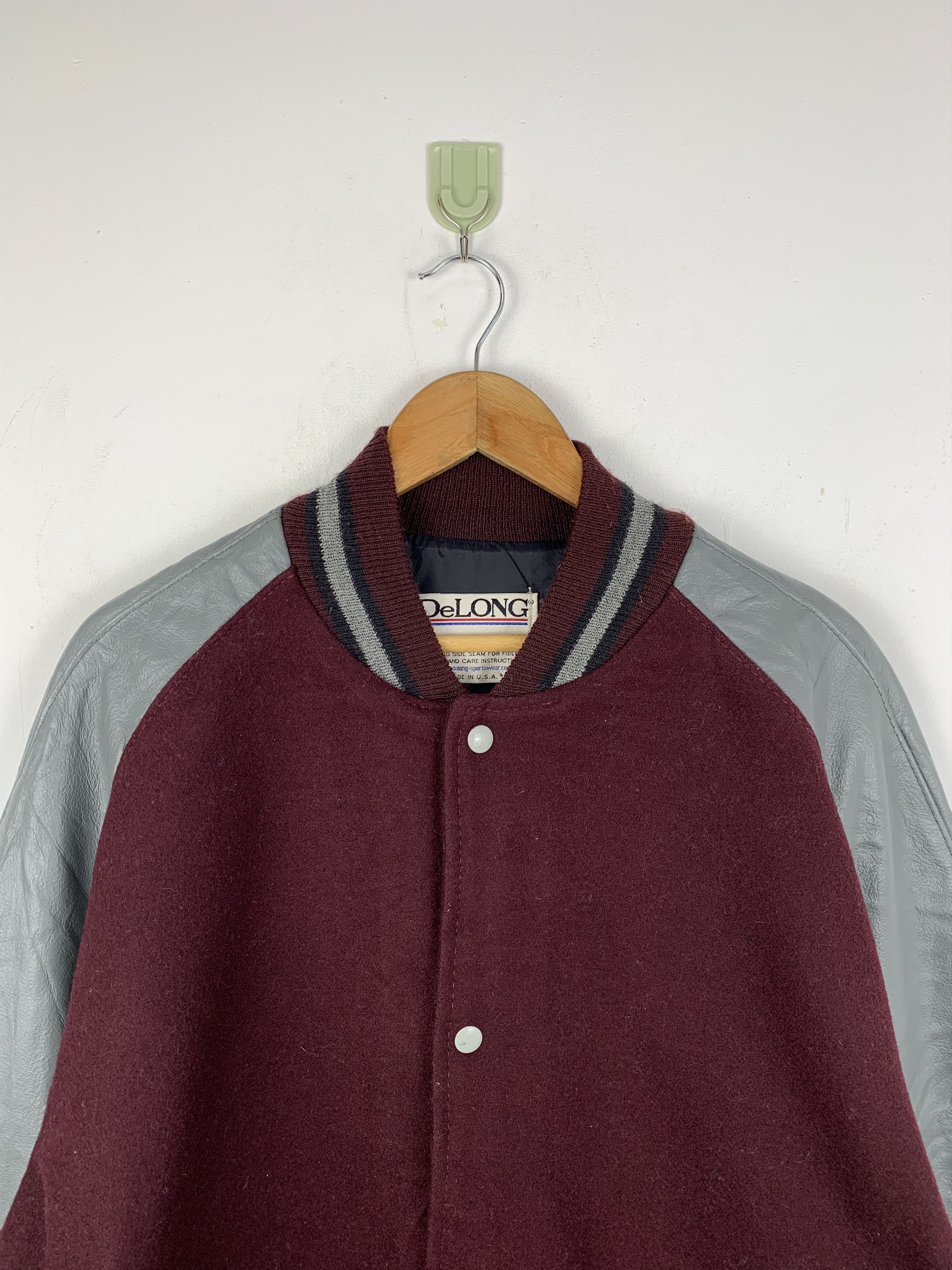 Delong Vintage 80s Delong Wool Sleeve Leather Varsity Jacket V0537 Size US XL / EU 56 / 4 - 2 Thumbnail