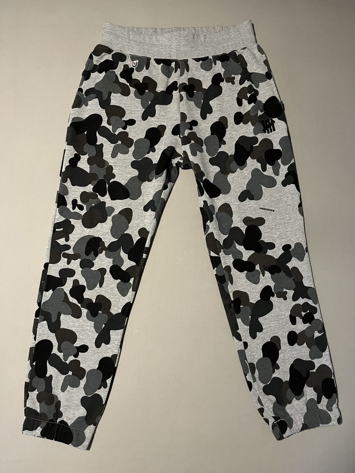 Undefeated Men’s Grey Camo 5 Strikes outlet Sweats Sweatpants Rare VNDS