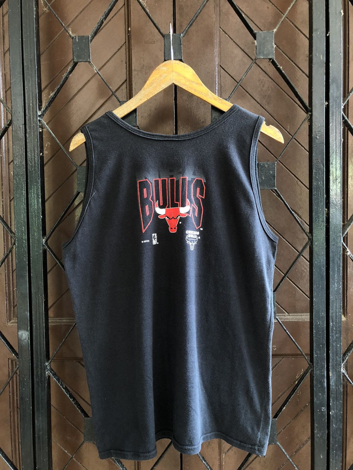 NBA × Vintage Vintage 90s NBA Chicago Bulls tank top Size US M / EU 48-50 / 2 - 5 Thumbnail