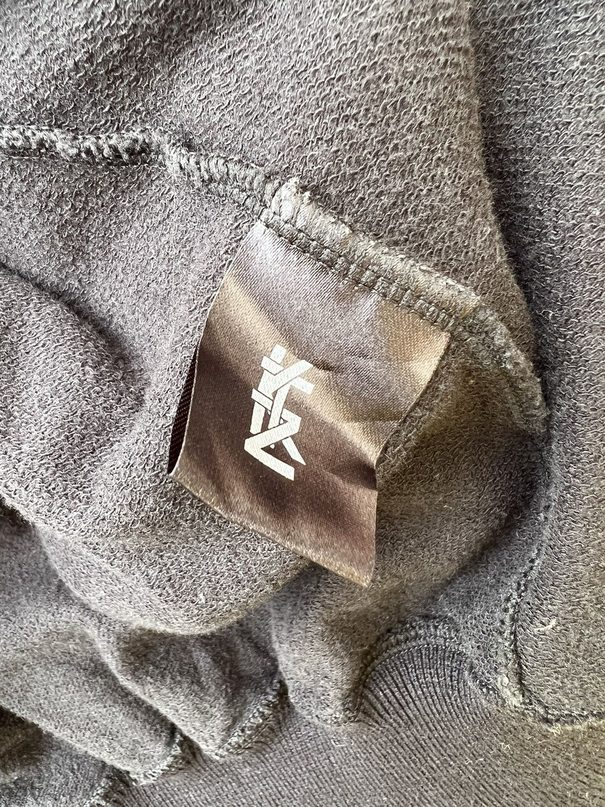 KTZ KTZ Tribal Embroidery Sun Faded Black Oversize Hoodie Size US S / EU 44-46 / 1 - 23 Thumbnail