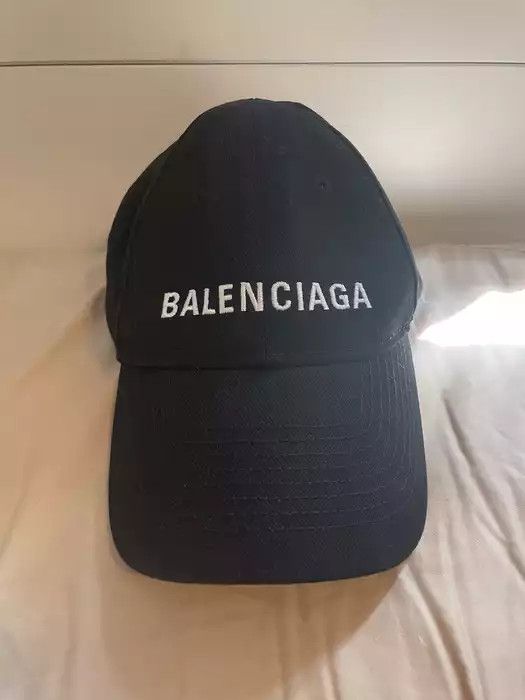 Balenciaga BALENCIAGA Logo Embroidered Baseball Cap Size ONE SIZE - 2 Thumbnail