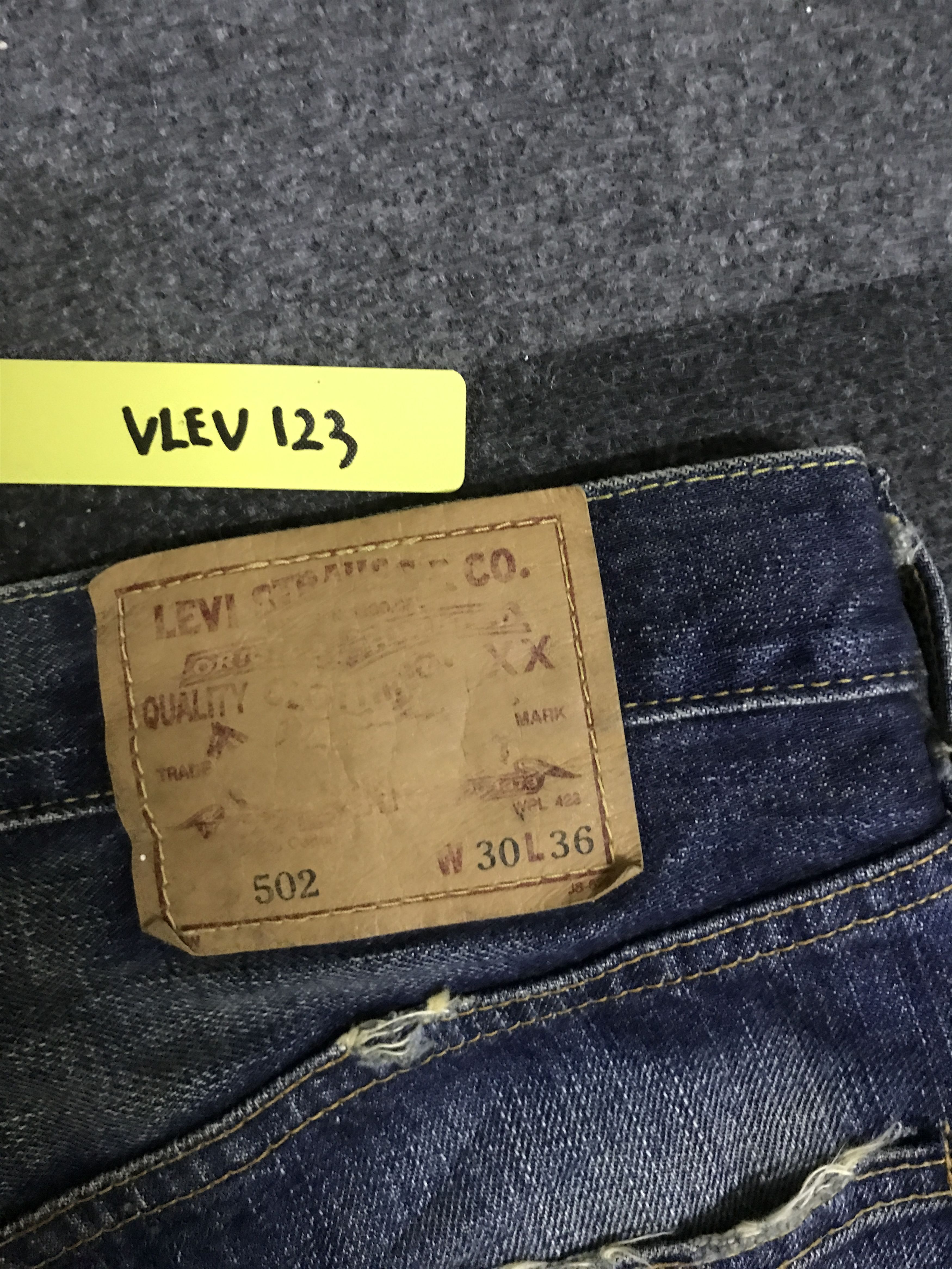 Levi's × Vintage VLEV123-Vtg LEVIS 502 BIG E Red Line Distressed Jeans Size US 30 / EU 46 - 20 Thumbnail