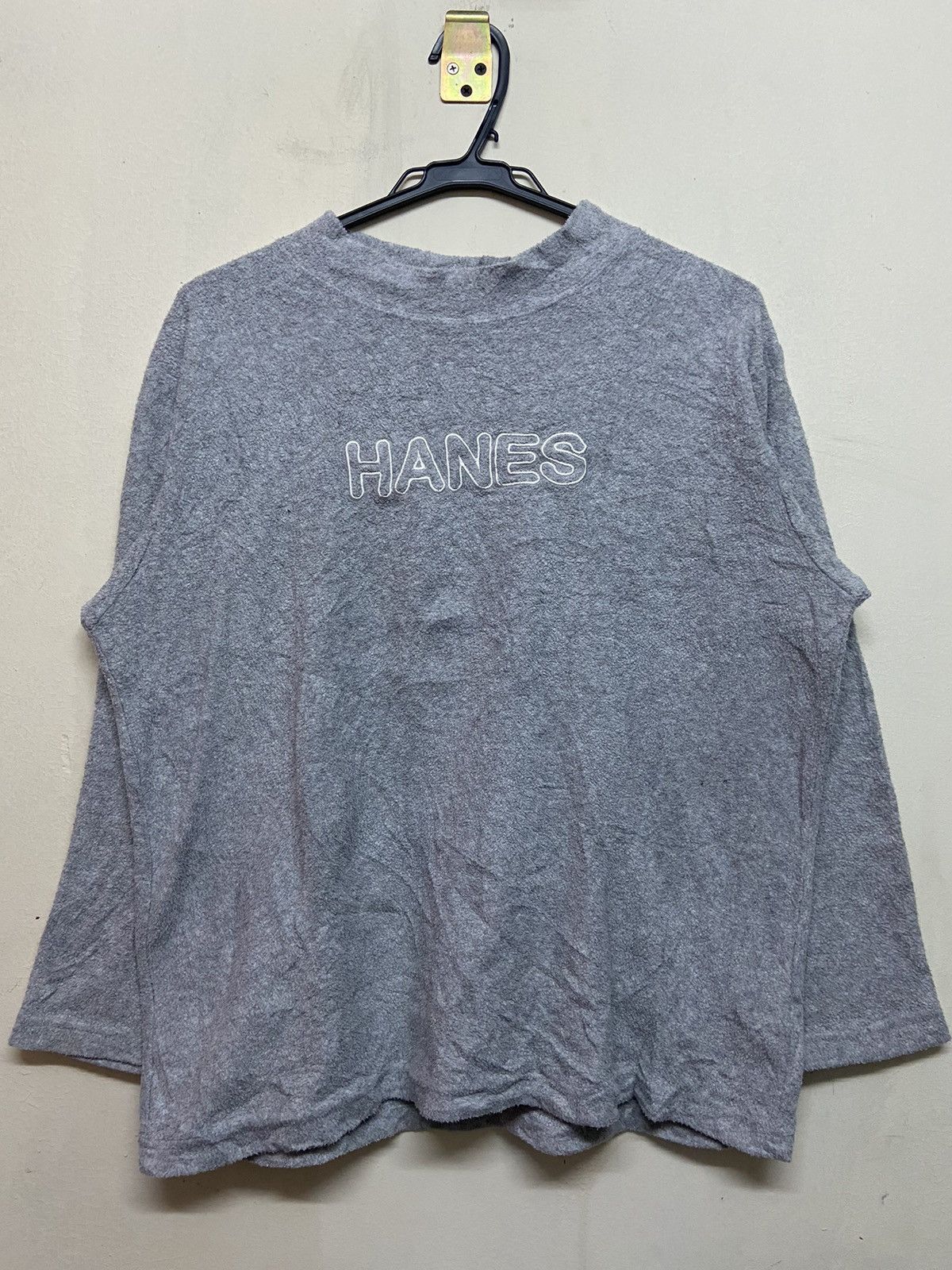 Hanes Sweatshirt Spellout Logo