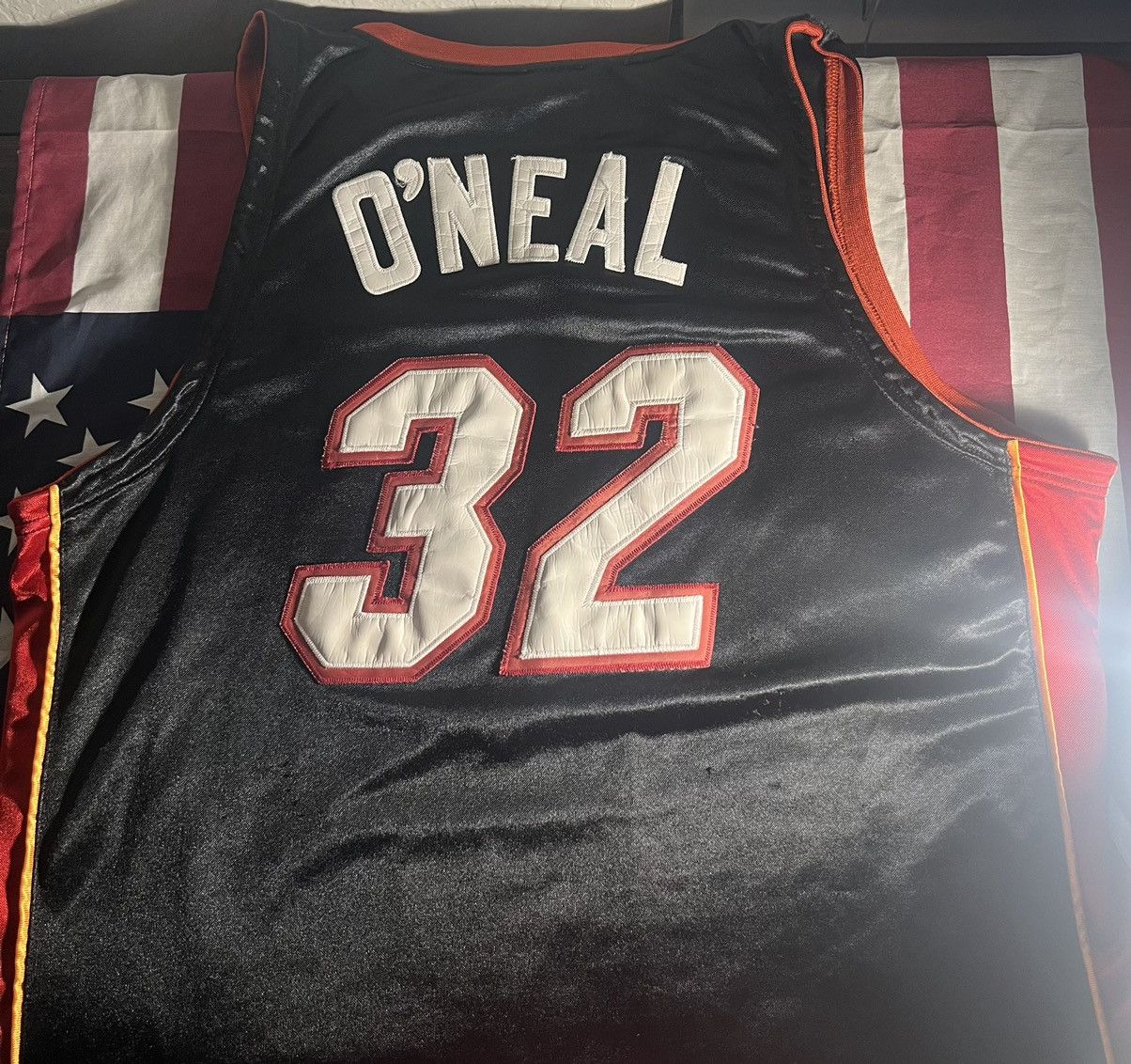 Vintage Miami Heat Shaquille O’Neal jersey Size US L / EU 52-54 / 3 - 2 Preview
