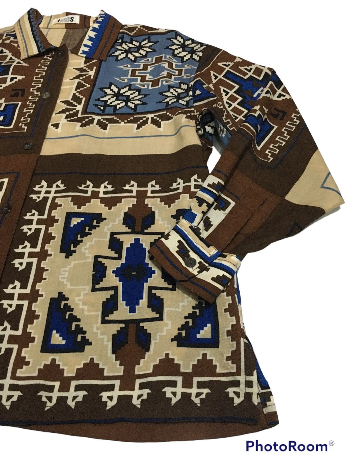 🔥STEALS🔥IS Aztec Design Long Sleeve Shirt