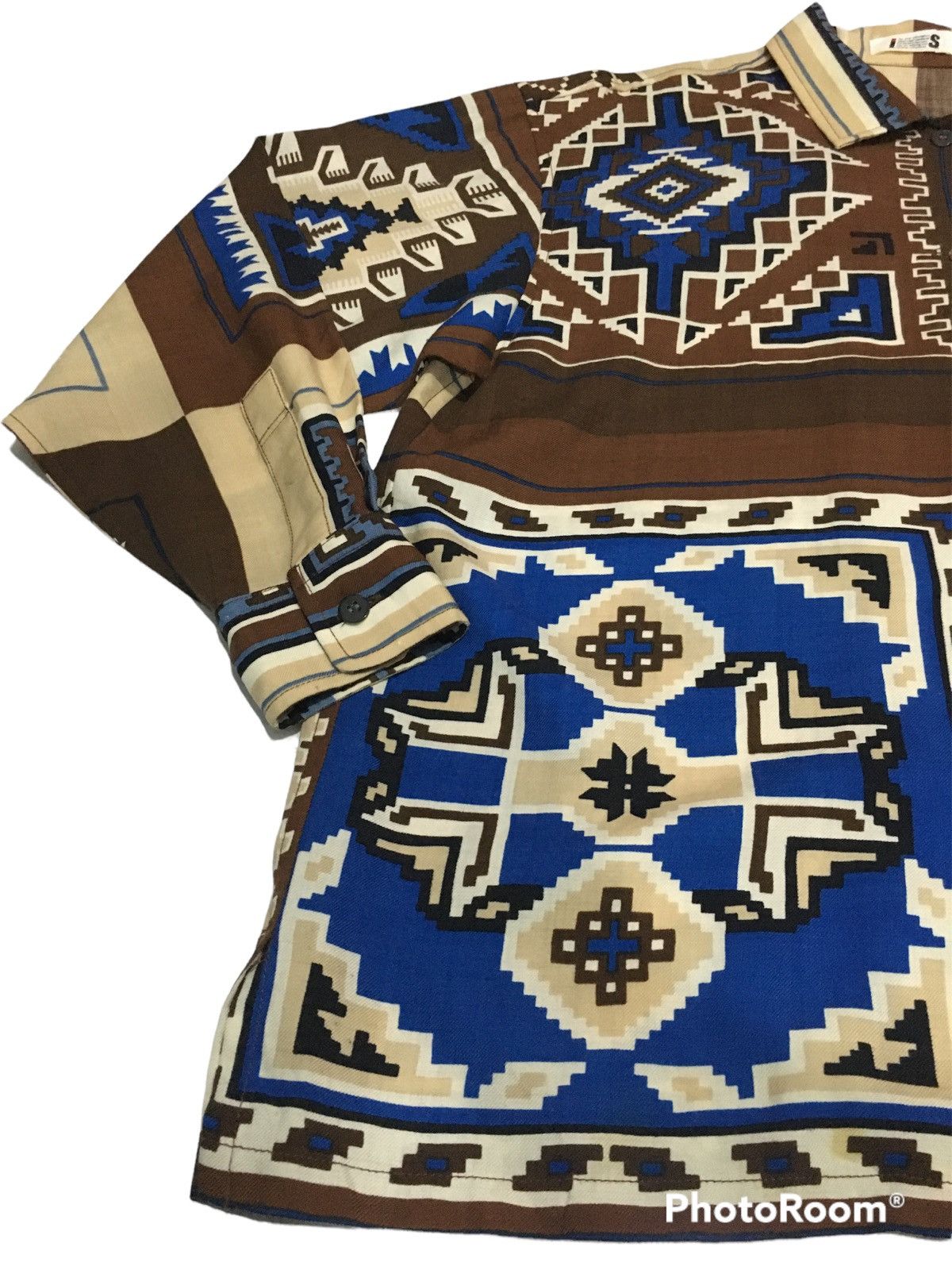 🔥STEALS🔥IS Aztec Design Long Sleeve Shirt