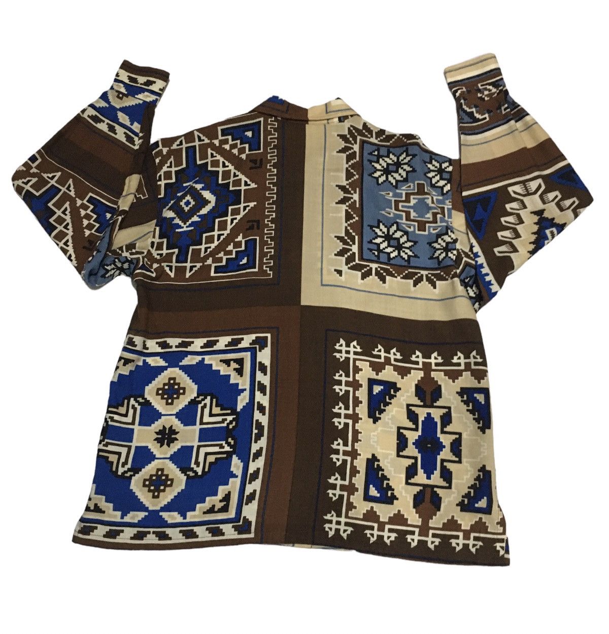 🔥STEALS🔥IS Aztec Design Long Sleeve Shirt