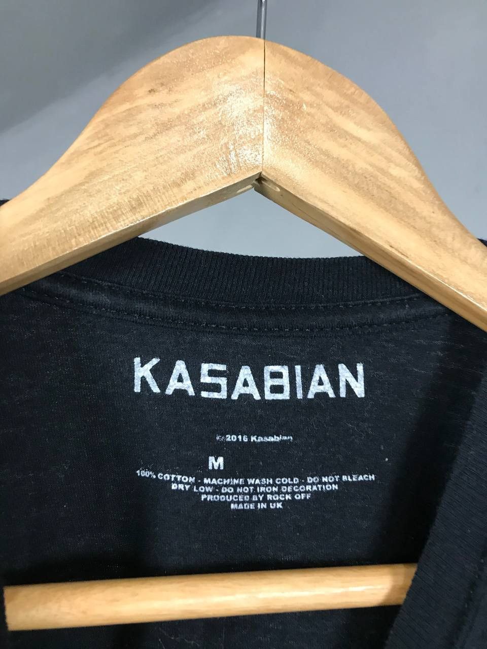 Band Tees Kasabian vintage rock band tee Size US M / EU 48-50 / 2 - 4 Thumbnail