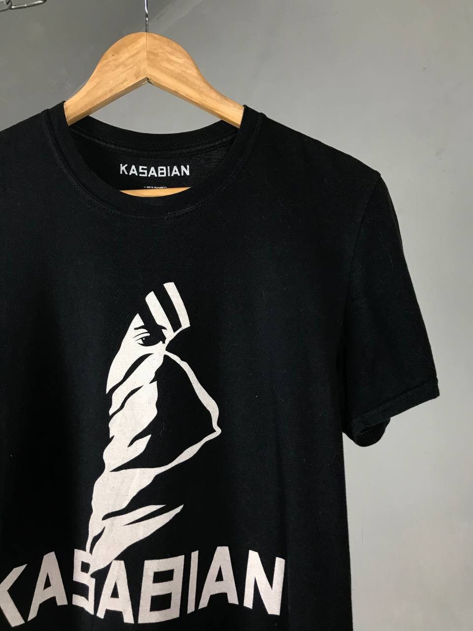 Band Tees Kasabian vintage rock band tee Size US M / EU 48-50 / 2 - 3 Thumbnail