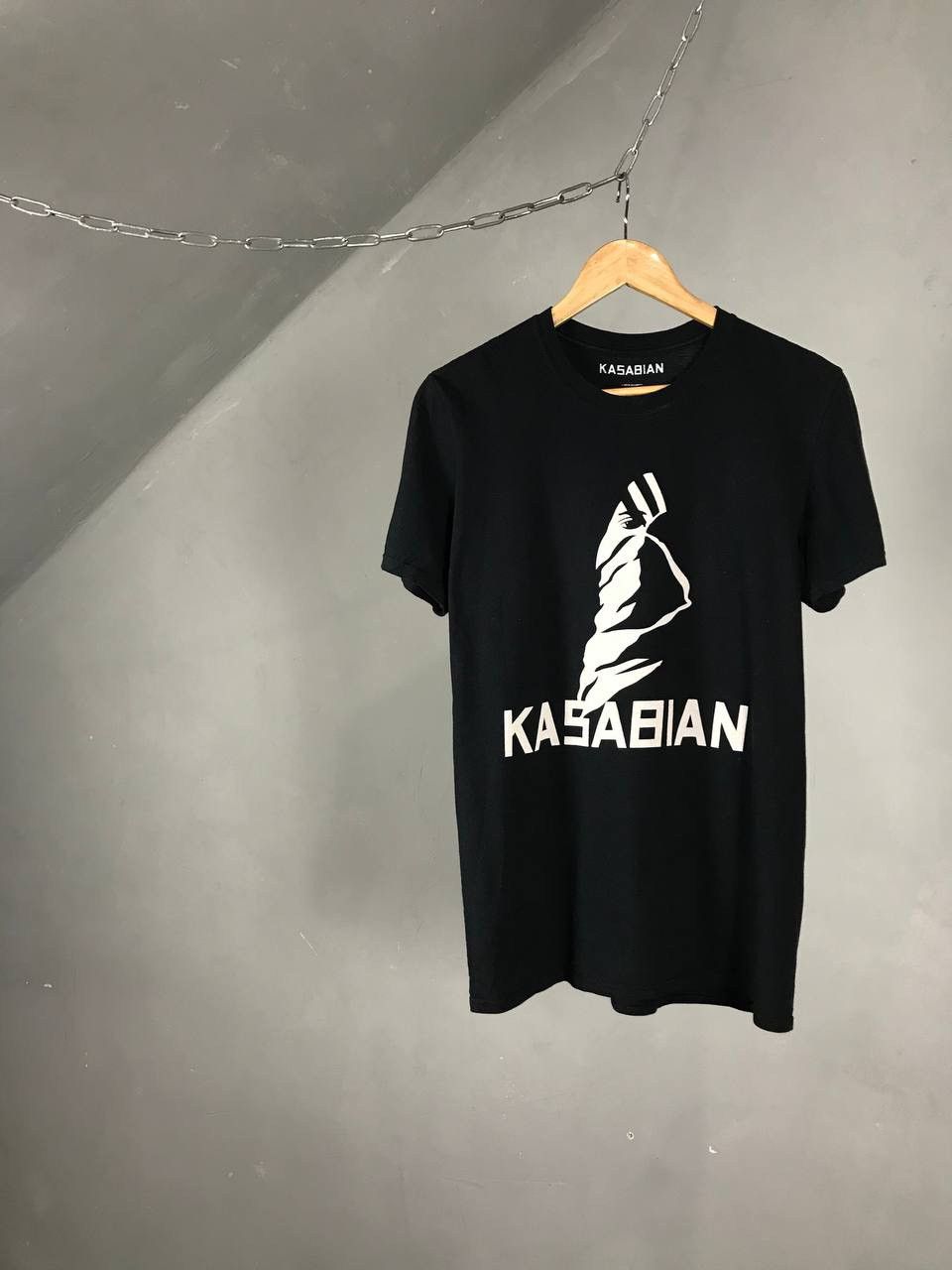 Band Tees Kasabian vintage rock band tee Size US M / EU 48-50 / 2 - 1 Thumbnail