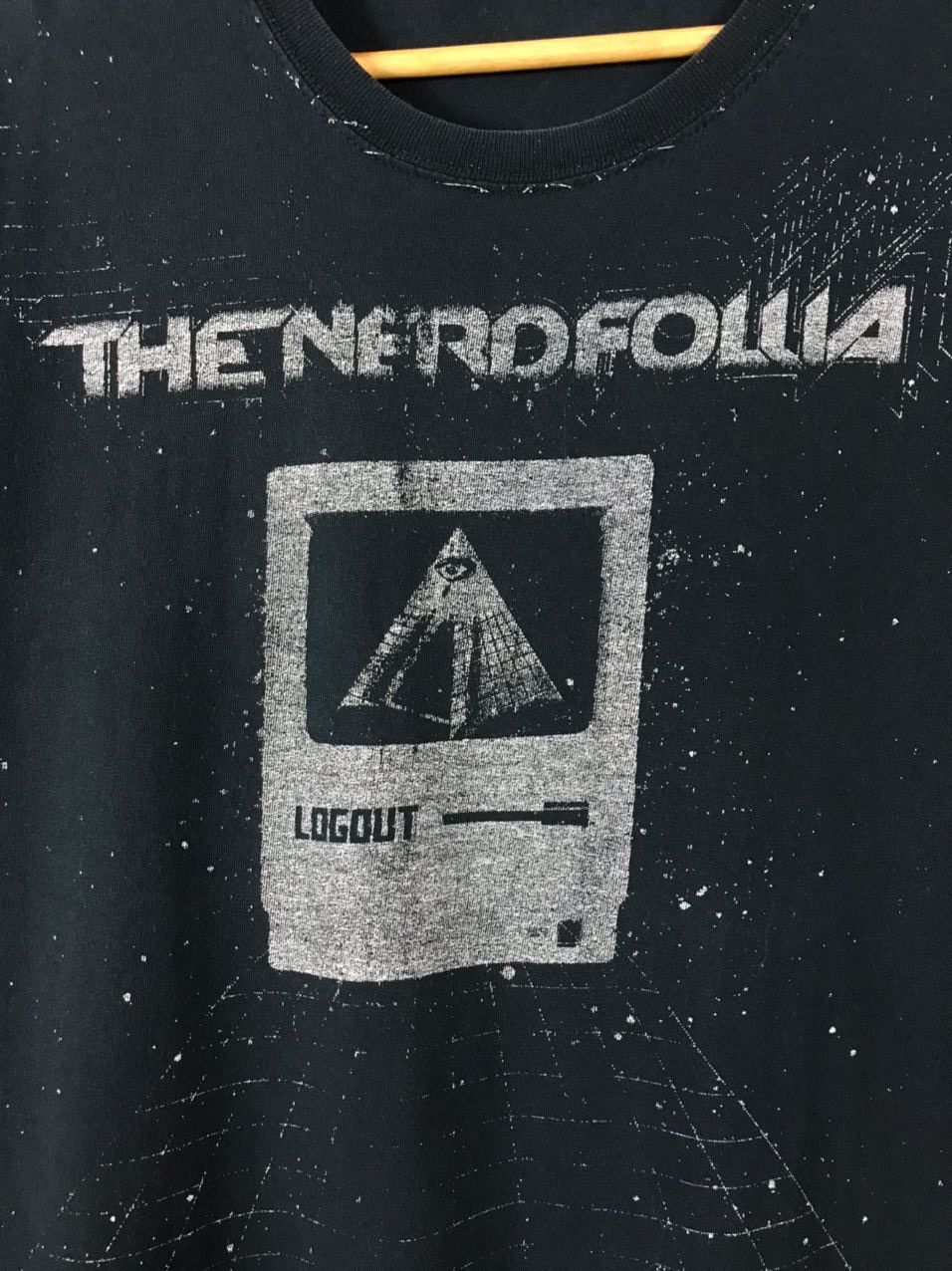 Band Tees The Nerd Follia 2011 logout vintage rock Band tee Size US L / EU 52-54 / 3 - 4 Thumbnail
