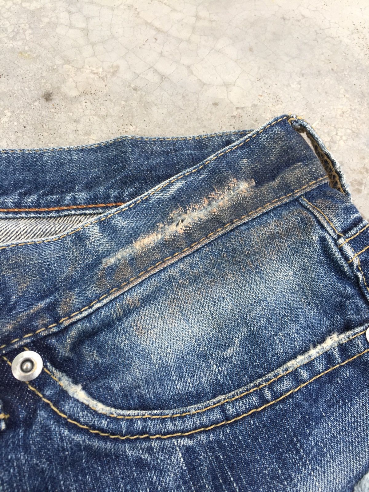 Hysteric Glamour HYSTERIC GLAMOUR FLARED STUDDED STONE WASHED Size US 32 / EU 48 - 11 Thumbnail