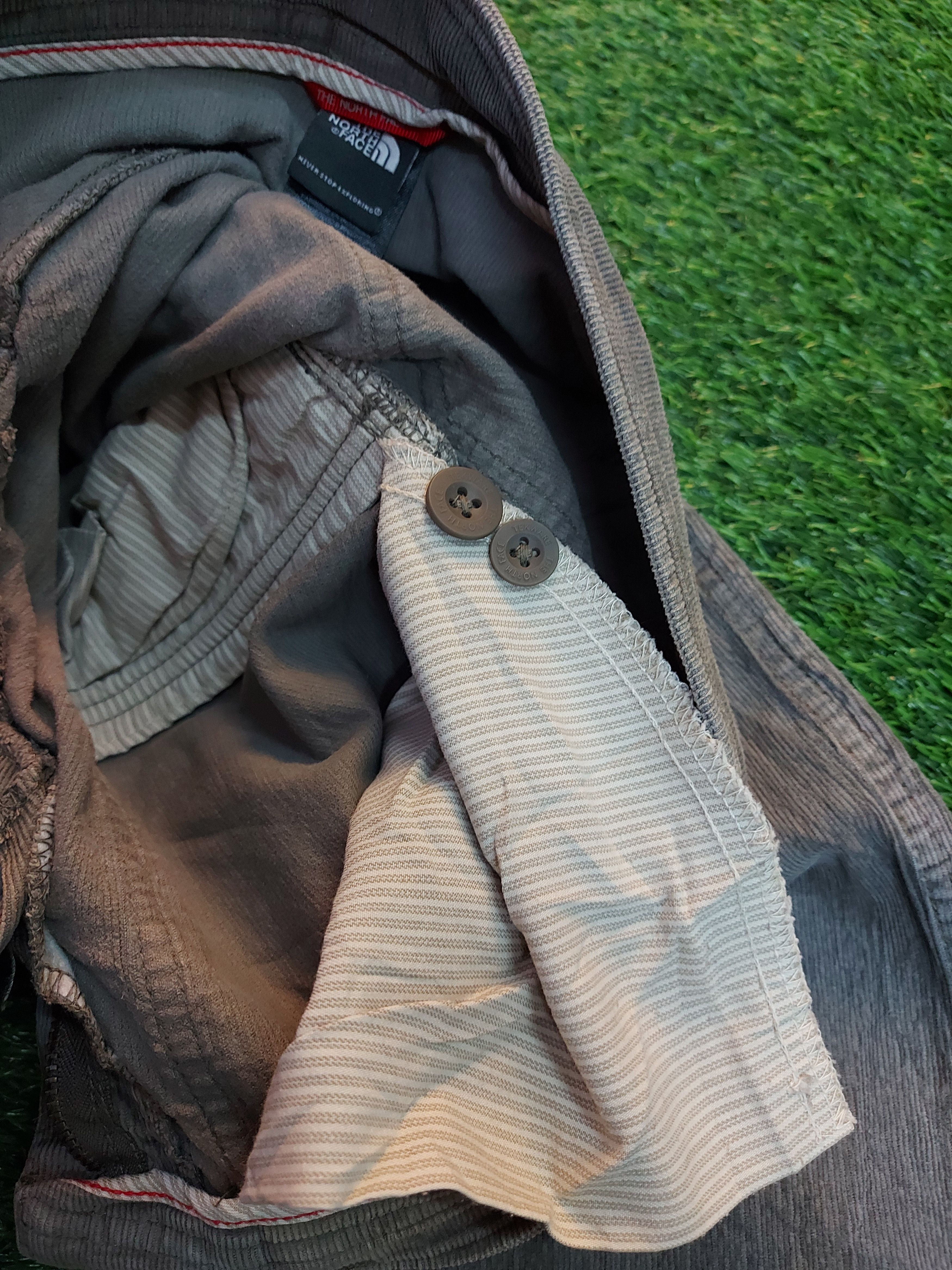 The North Face (J236) TNF - corduroy pant Size US 31 - 12 Thumbnail