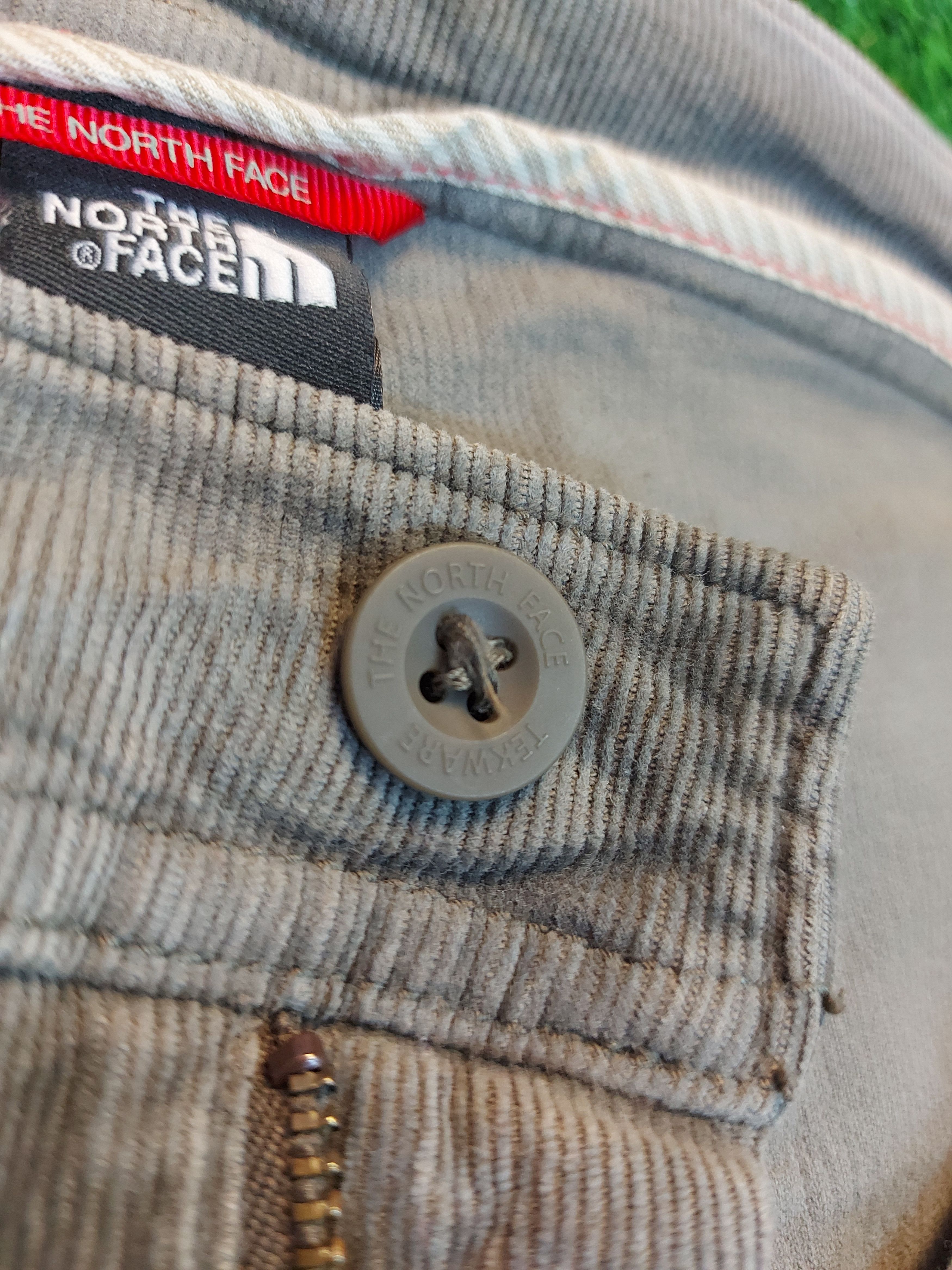 The North Face (J236) TNF - corduroy pant Size US 31 - 11 Thumbnail