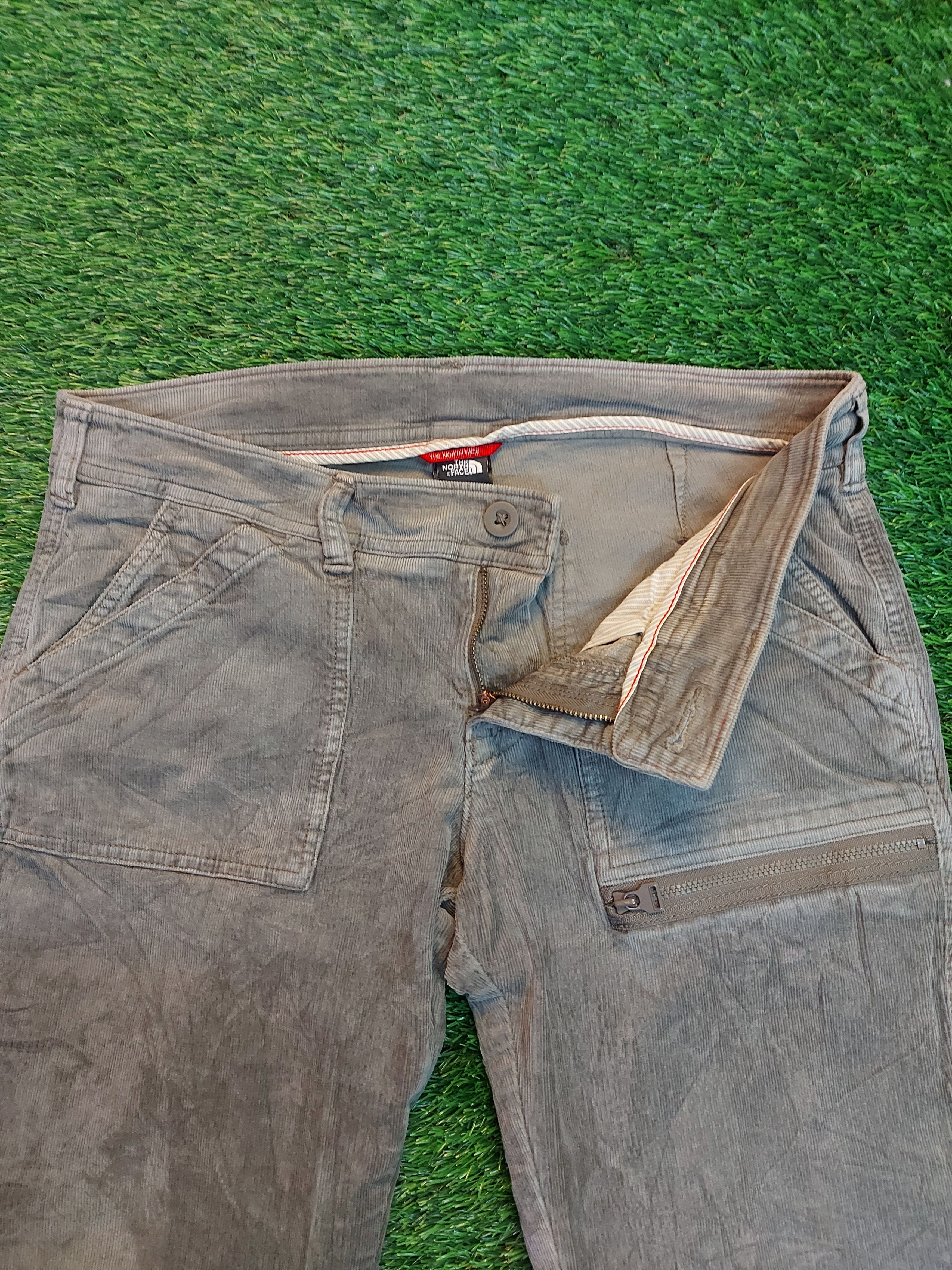 The North Face (J236) TNF - corduroy pant Size US 31 - 10 Thumbnail