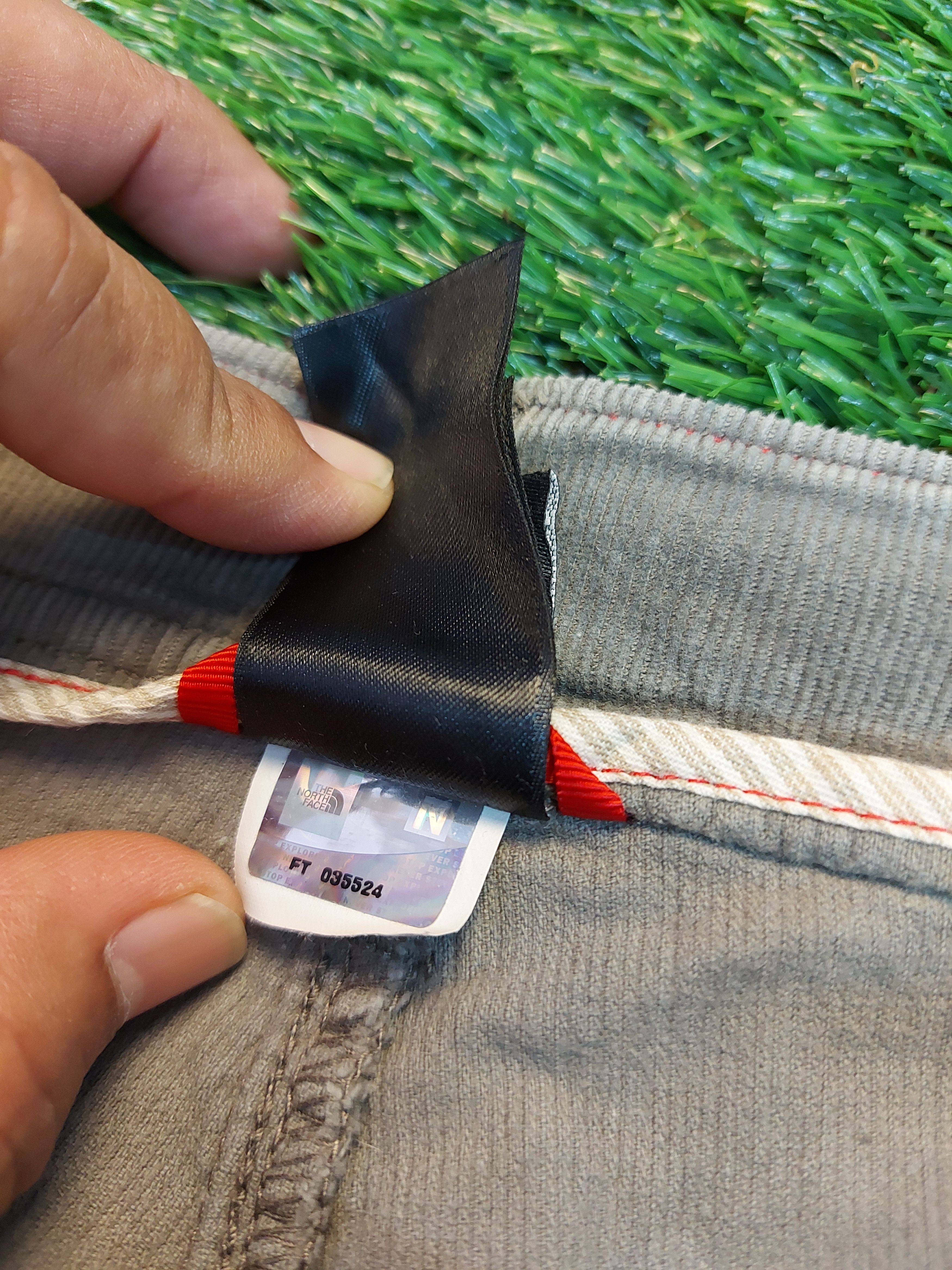 The North Face (J236) TNF - corduroy pant Size US 31 - 14 Thumbnail