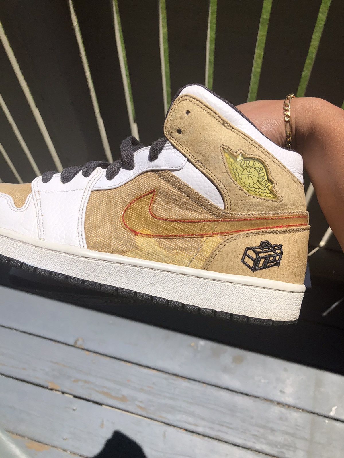 Jordan Brand × Nike Air Jordan 1 MIDs “Fathers Day” *SAMPLE* Size 9 Size US 9 / EU 42 - 12 Thumbnail