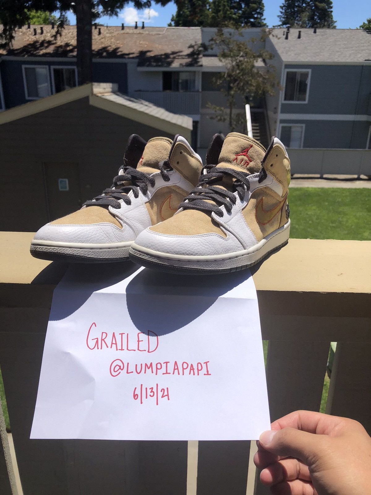Jordan Brand × Nike Air Jordan 1 MIDs “Fathers Day” *SAMPLE* Size 9 Size US 9 / EU 42 - 13 Thumbnail