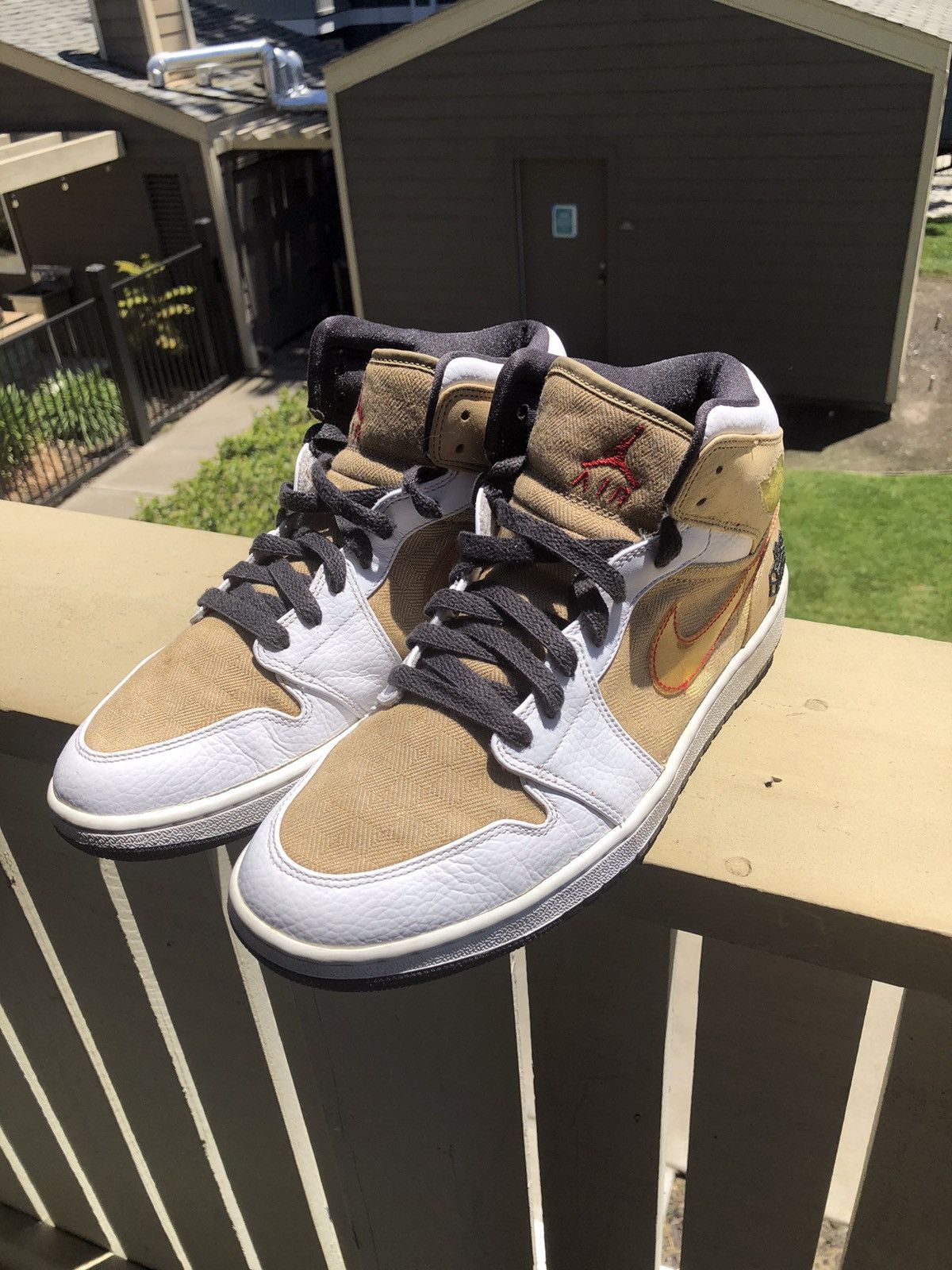 Jordan Brand × Nike Air Jordan 1 MIDs “Fathers Day” *SAMPLE* Size 9 Size US 9 / EU 42 - 2 Thumbnail