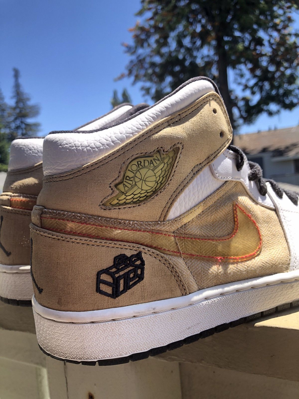 Jordan Brand × Nike Air Jordan 1 MIDs “Fathers Day” *SAMPLE* Size 9 Size US 9 / EU 42 - 6 Thumbnail