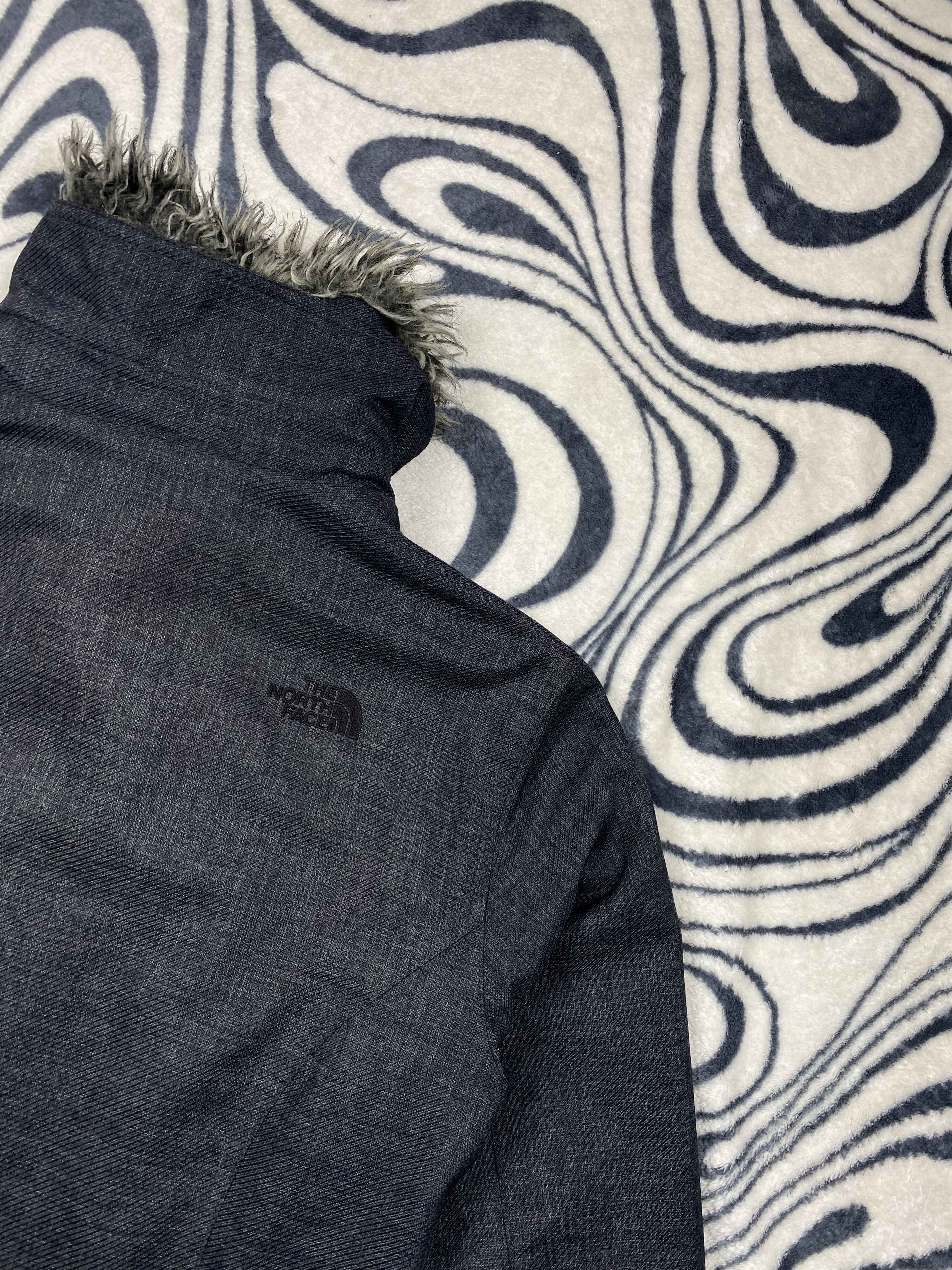 The North Face The North Face Womens Winter Jacket Fur Collar Primaloft TNF Size M / US 6-8 / IT 42-44 - 8 Thumbnail