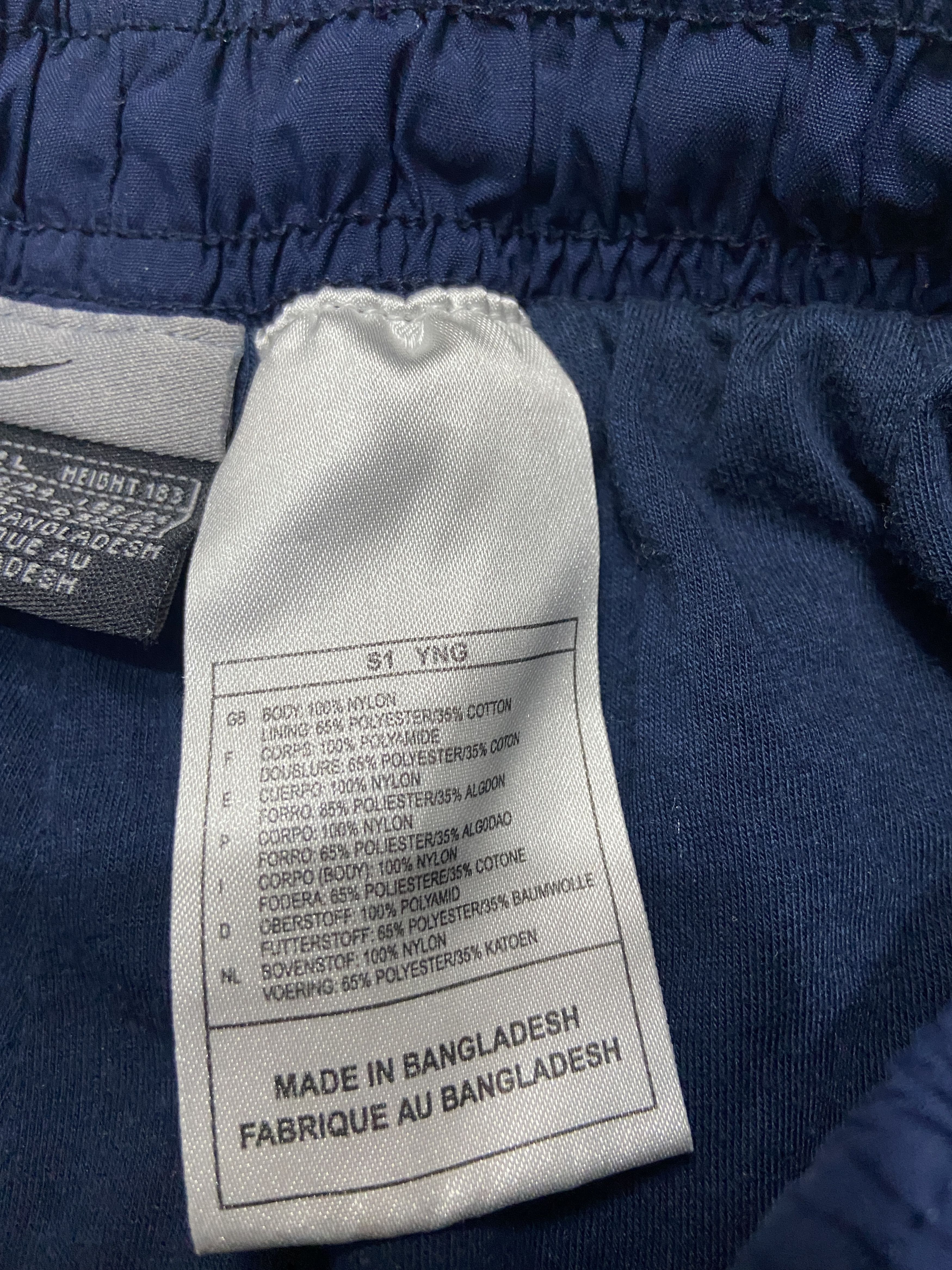 Nike Vintage Nike Mens Nylon Pants Y2K Size US 34 / EU 50 - 6 Thumbnail