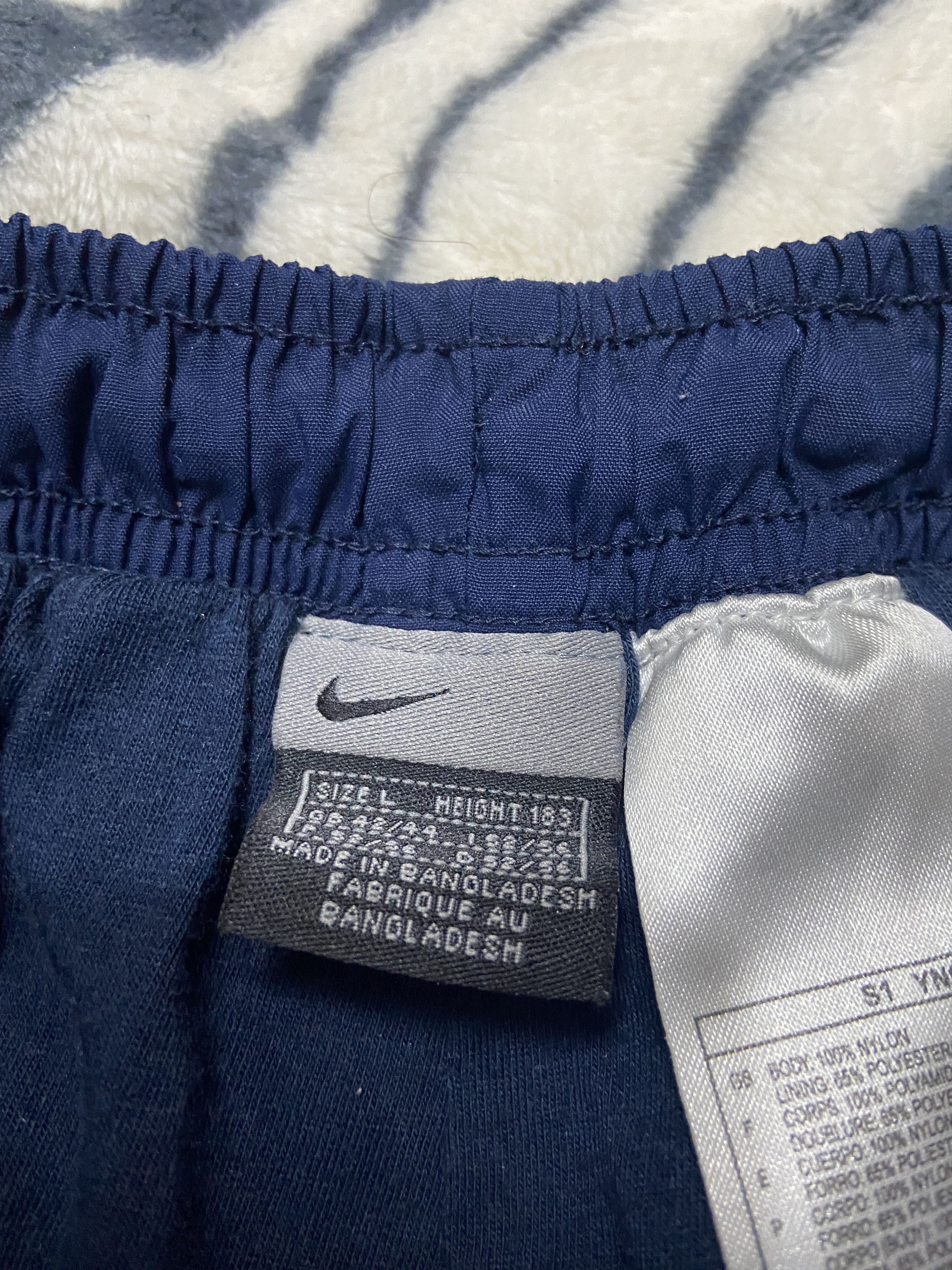 Nike Vintage Nike Mens Nylon Pants Y2K Size US 34 / EU 50 - 5 Thumbnail