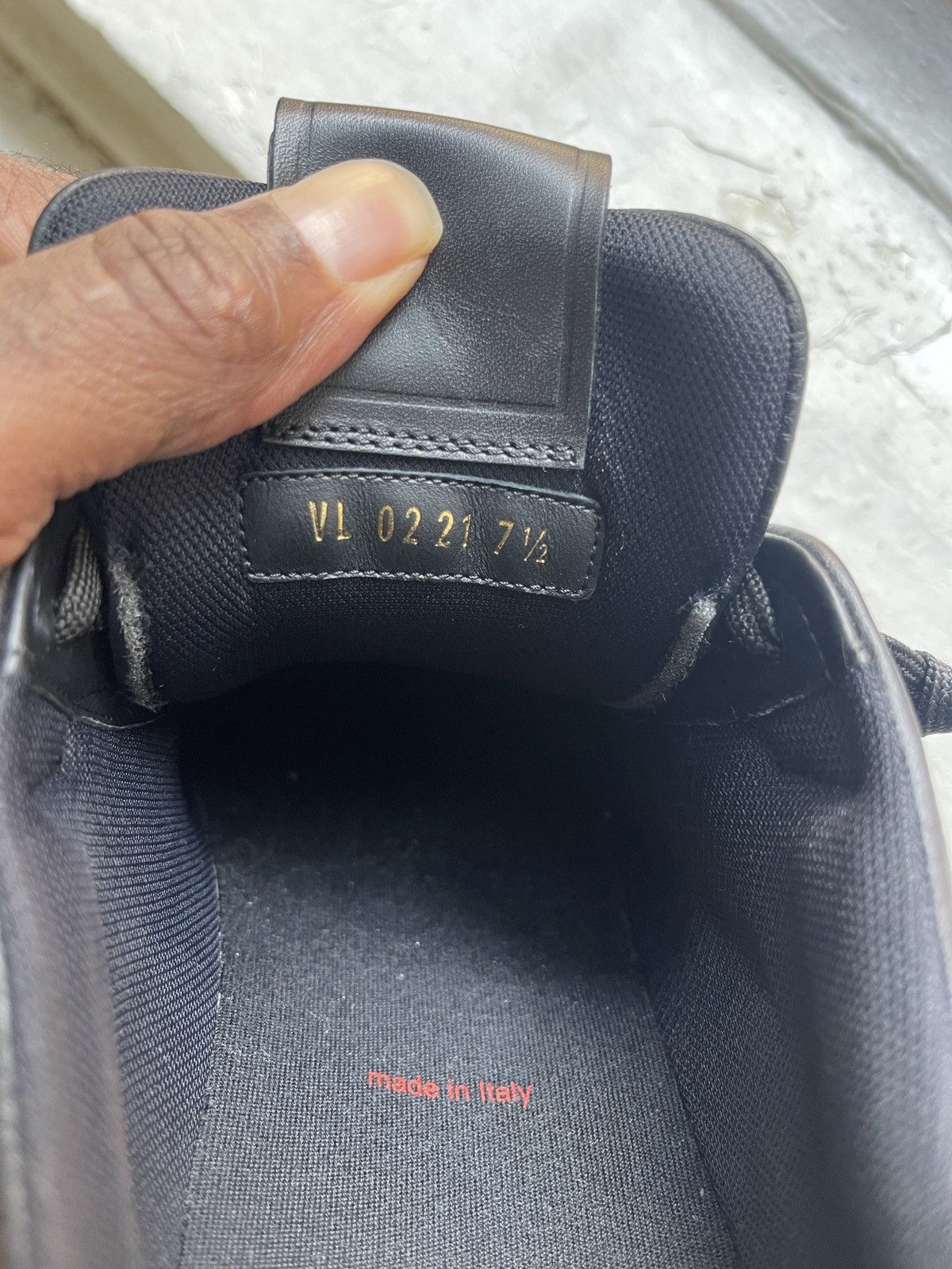 Louis Vuitton Louis Vuitton Trainer Black Signature Size US 8.5 / EU 41-42 - 7 Thumbnail