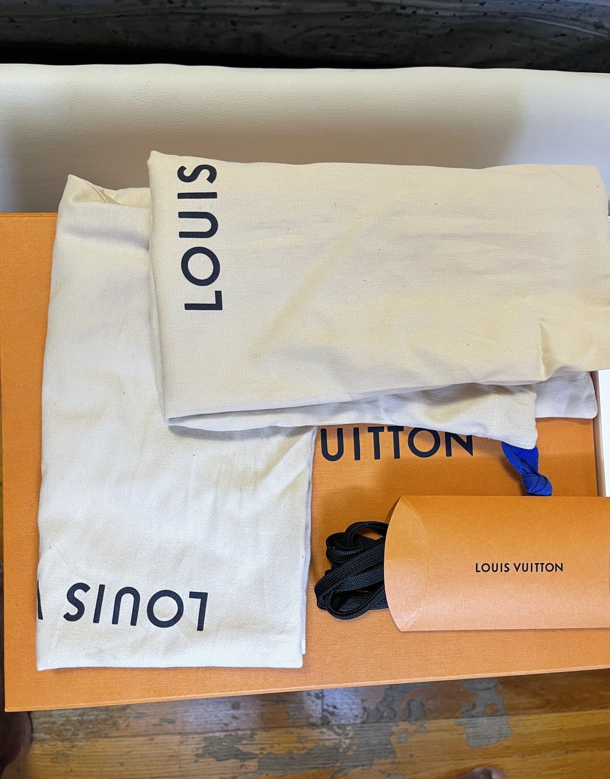 Louis Vuitton Louis Vuitton Trainer Black Signature Size US 8.5 / EU 41-42 - 10 Thumbnail