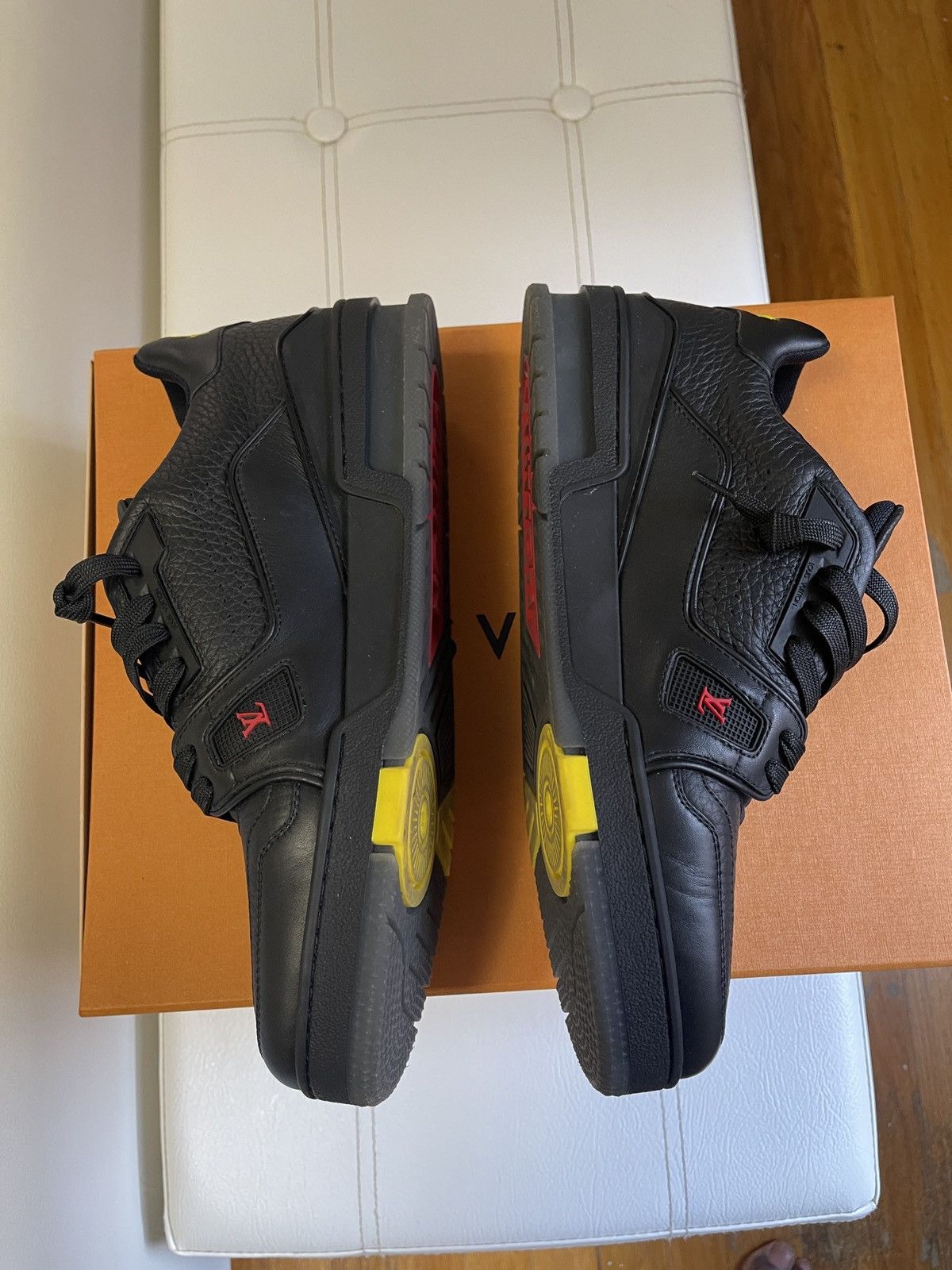 Louis Vuitton Louis Vuitton Trainer Black Signature Size US 8.5 / EU 41-42 - 4 Thumbnail