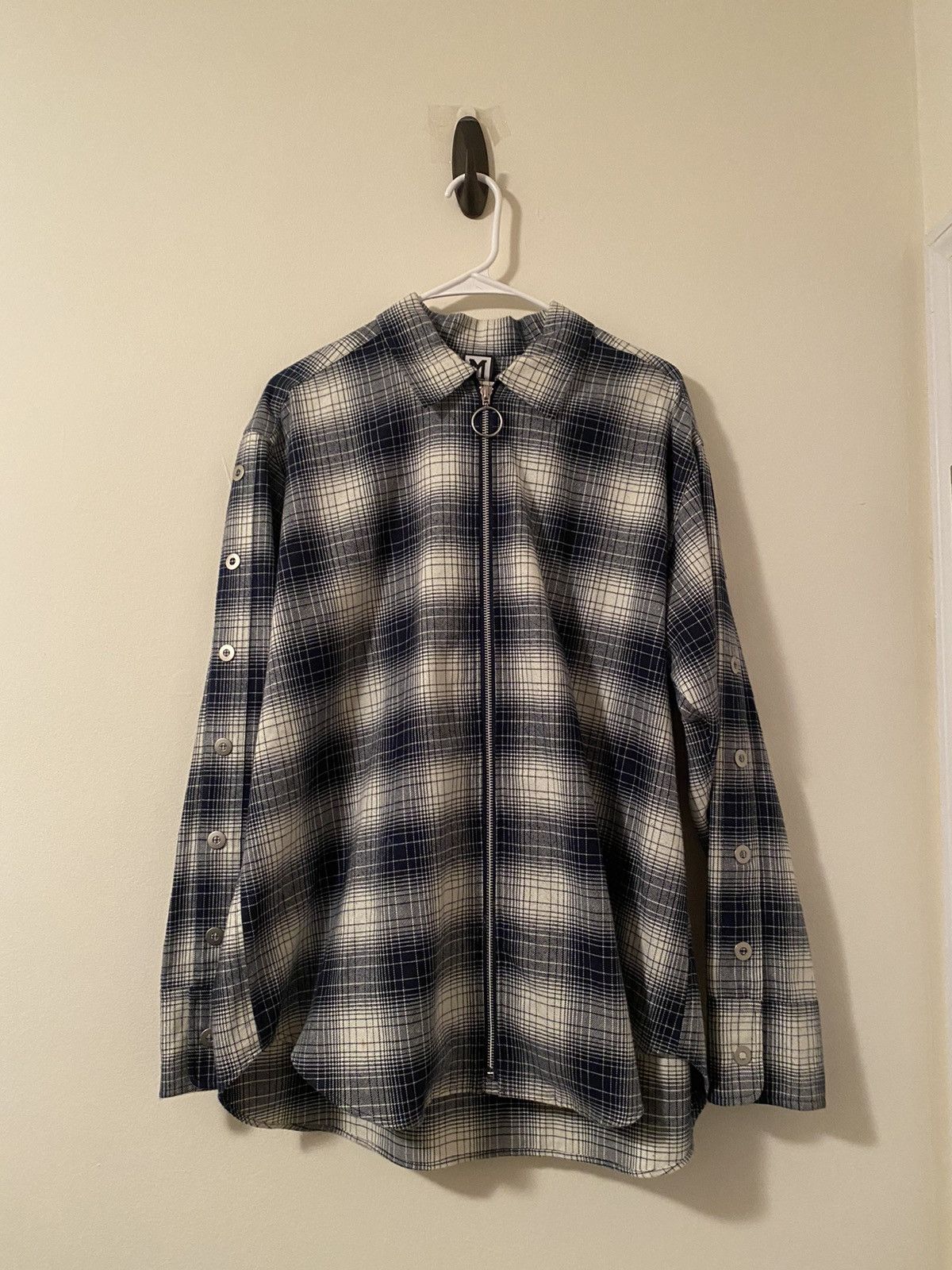 Myne zip flannel with tear away sleeves