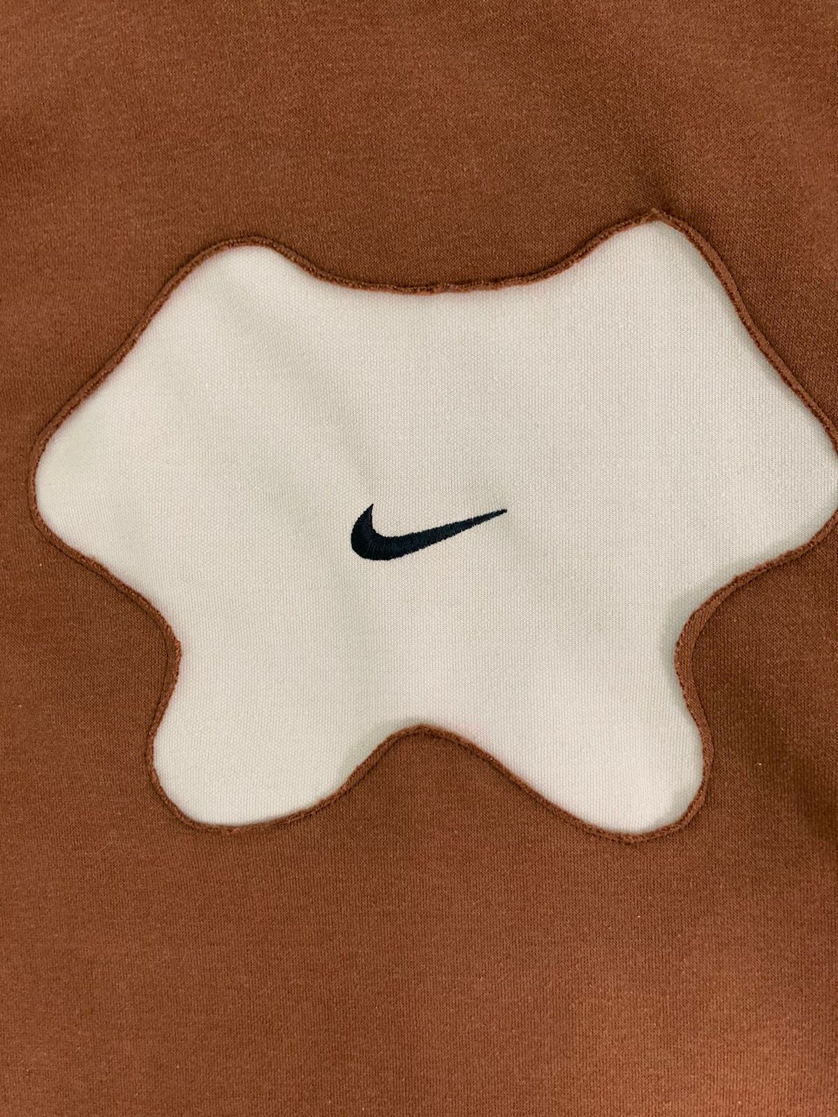 Nike nike vintage sweatshirt brown beige center logo custom made Size US L / EU 52-54 / 3 - 3 Thumbnail