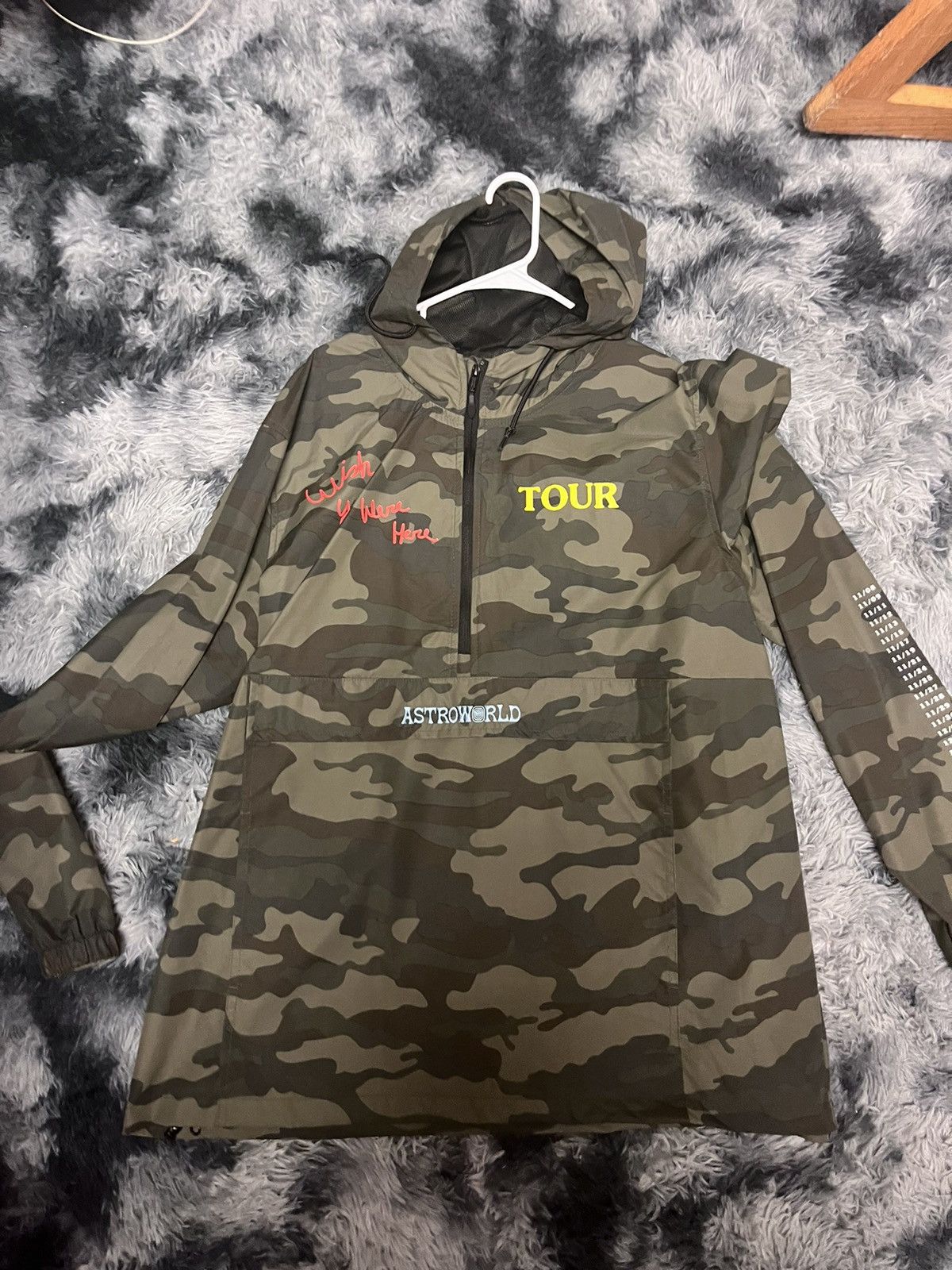 Astroworld camo windbreaker hotsell