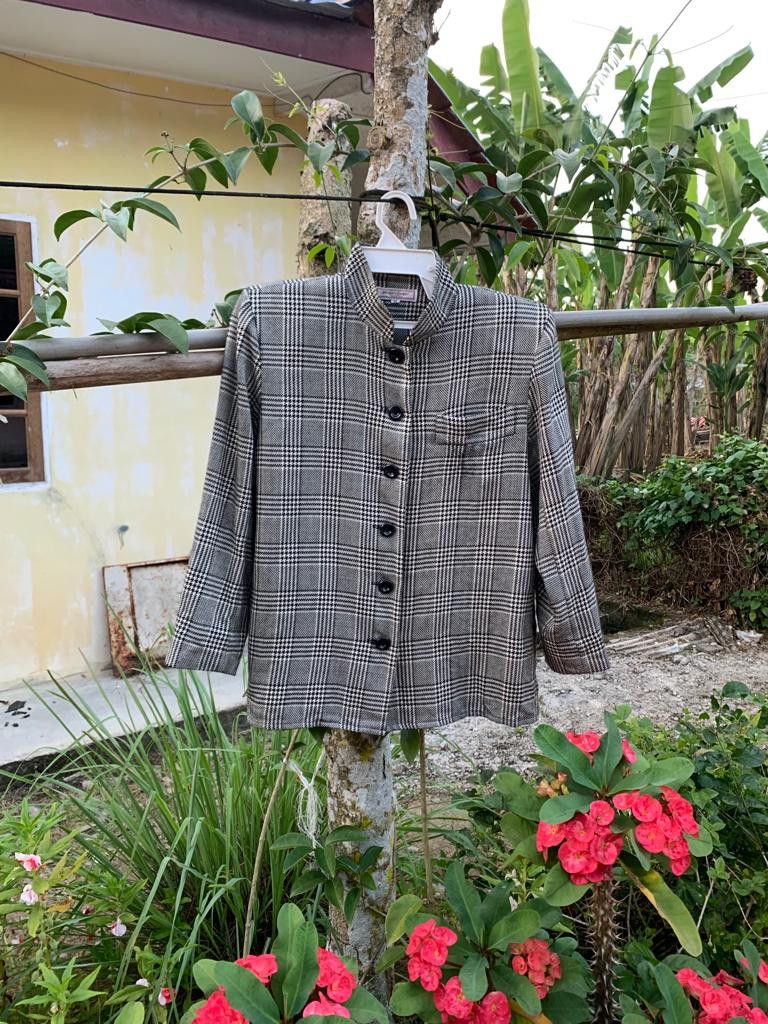 🔥Yves Saint Laurent Button up Jacket (women)