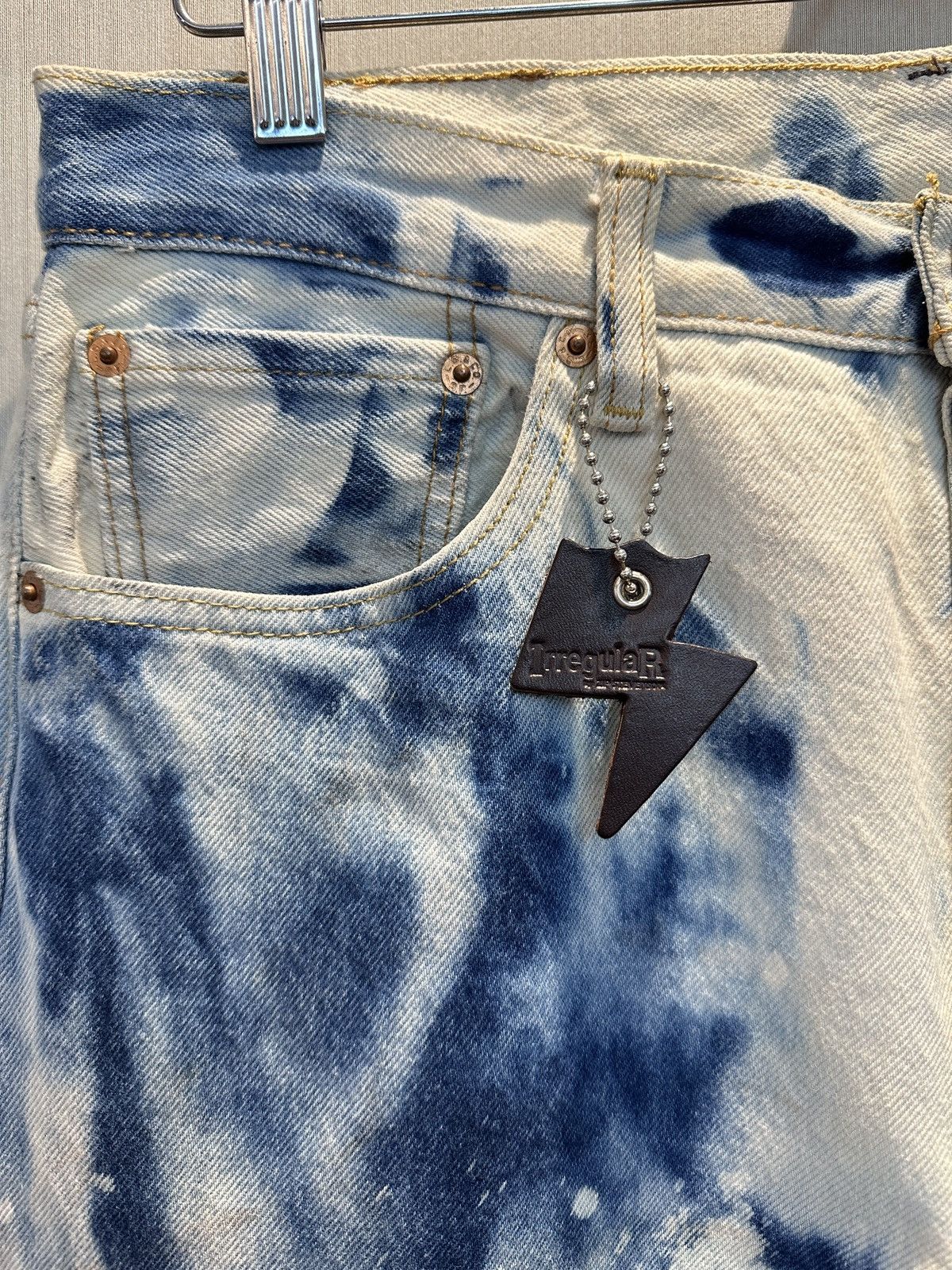 Hollywood Trading Company HTC IrregulaR HUMBLE Hand Bleached Vintage Levi’s Jeans Size US 32 / EU 48 - 2 Thumbnail