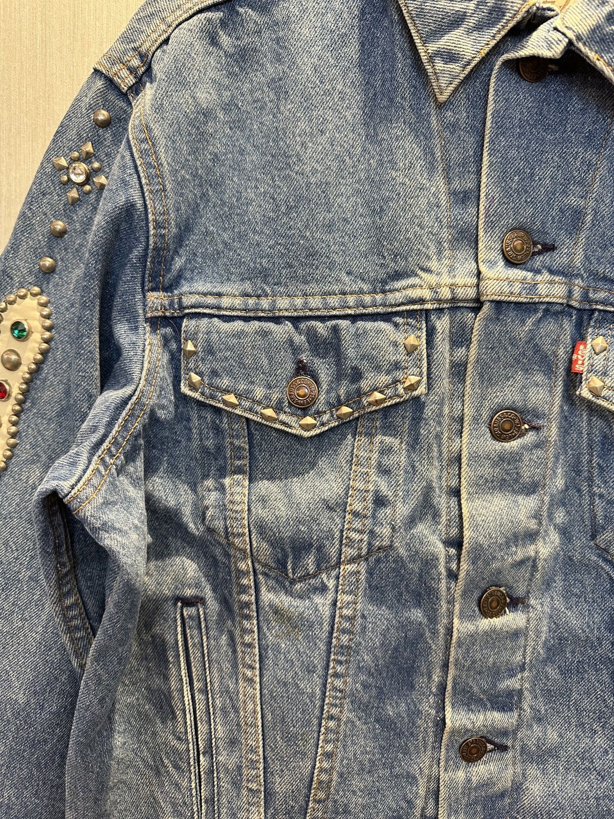 Hollywood Trading Company HTC IrregulaR HUMBLE Gemstone Studded Vintage Levi’s Jacket Size US M / EU 48-50 / 2 - 3 Thumbnail