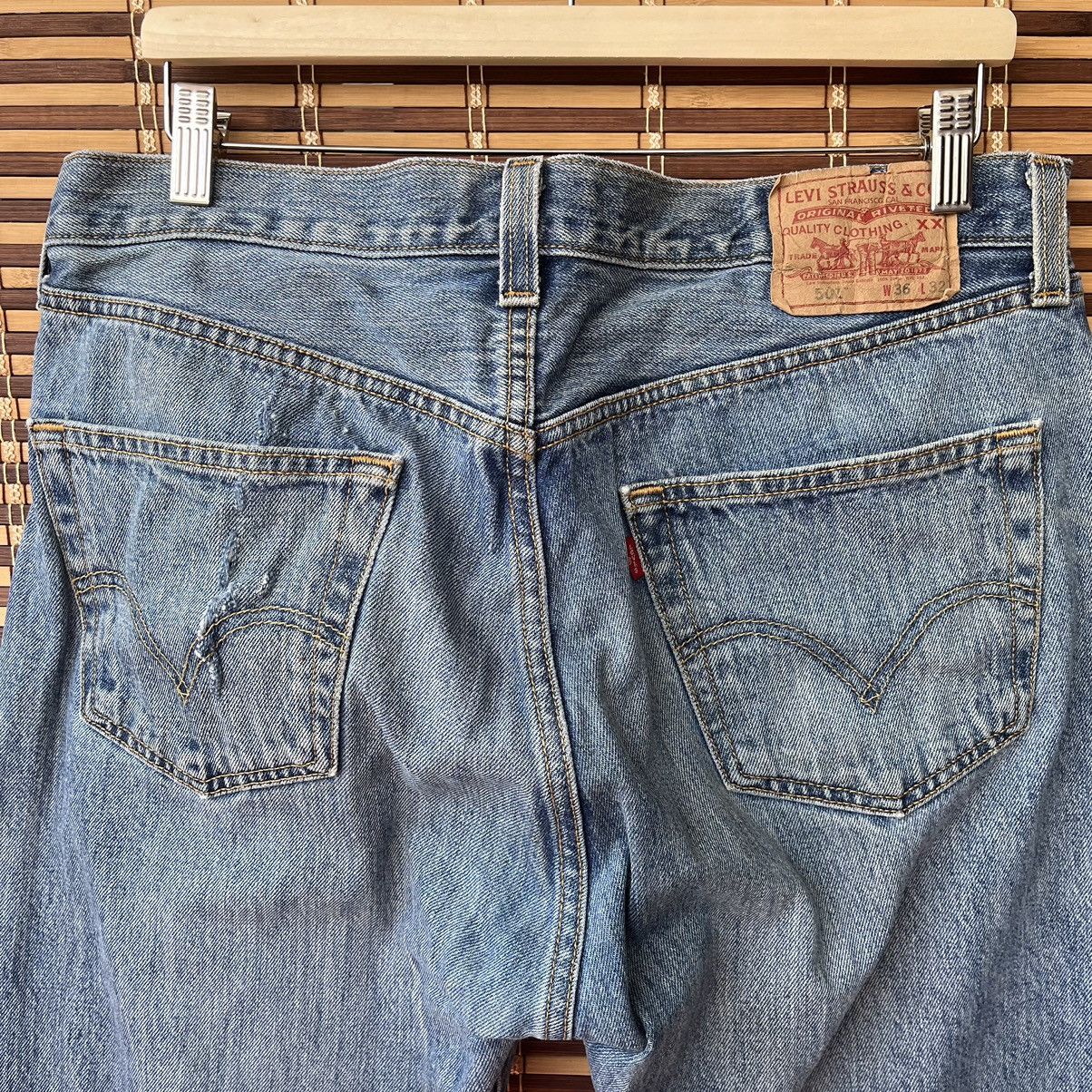 Levi's Levis 501 Straight Cut Button Fly Original Denim Jeans Size US 36 / EU 52 - 23 Thumbnail