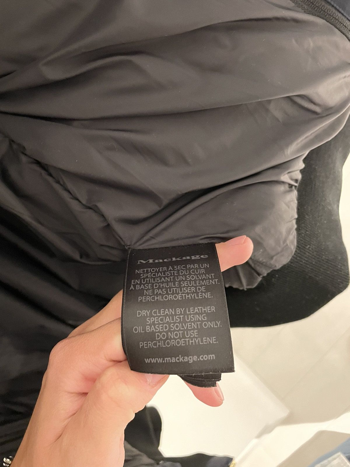 Mackage Mackage DIXON 2-in-1 Nordic Tech down bomber with natural fu Size US M / EU 48-50 / 2 - 5 Thumbnail