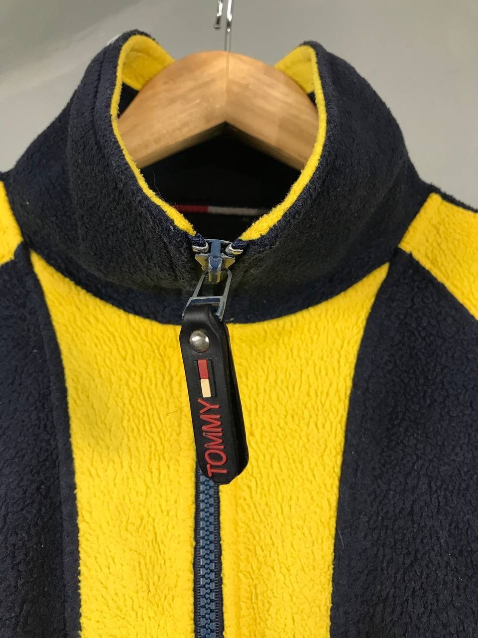Tommy Hilfiger × Vintage Tommy Hilfiger vintage luxury streetwear fleece sweatshirt Size US XL / EU 56 / 4 - 3 Thumbnail