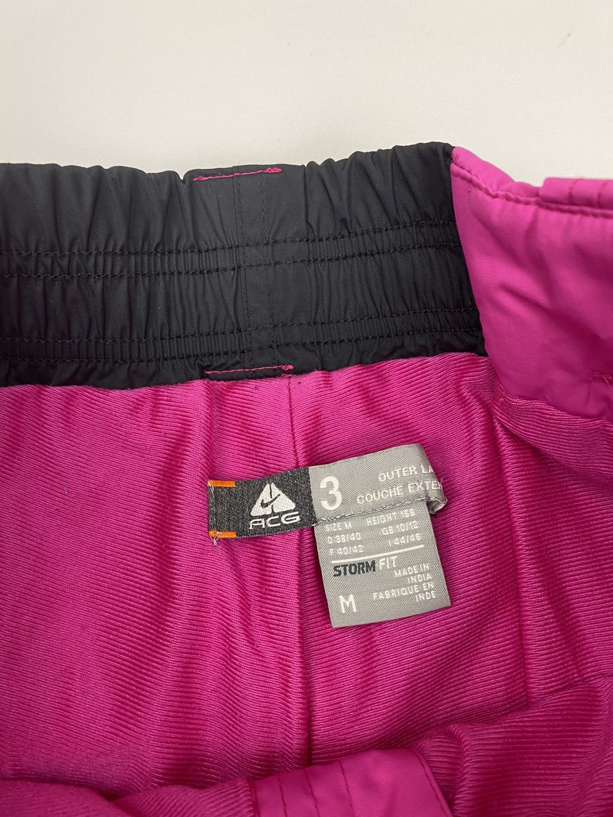 Nike ACG × Vintage Womens Vintage Nike ACG Ski Snowboard Pants size M Size 30" / US 8 / IT 44 - 4 Thumbnail