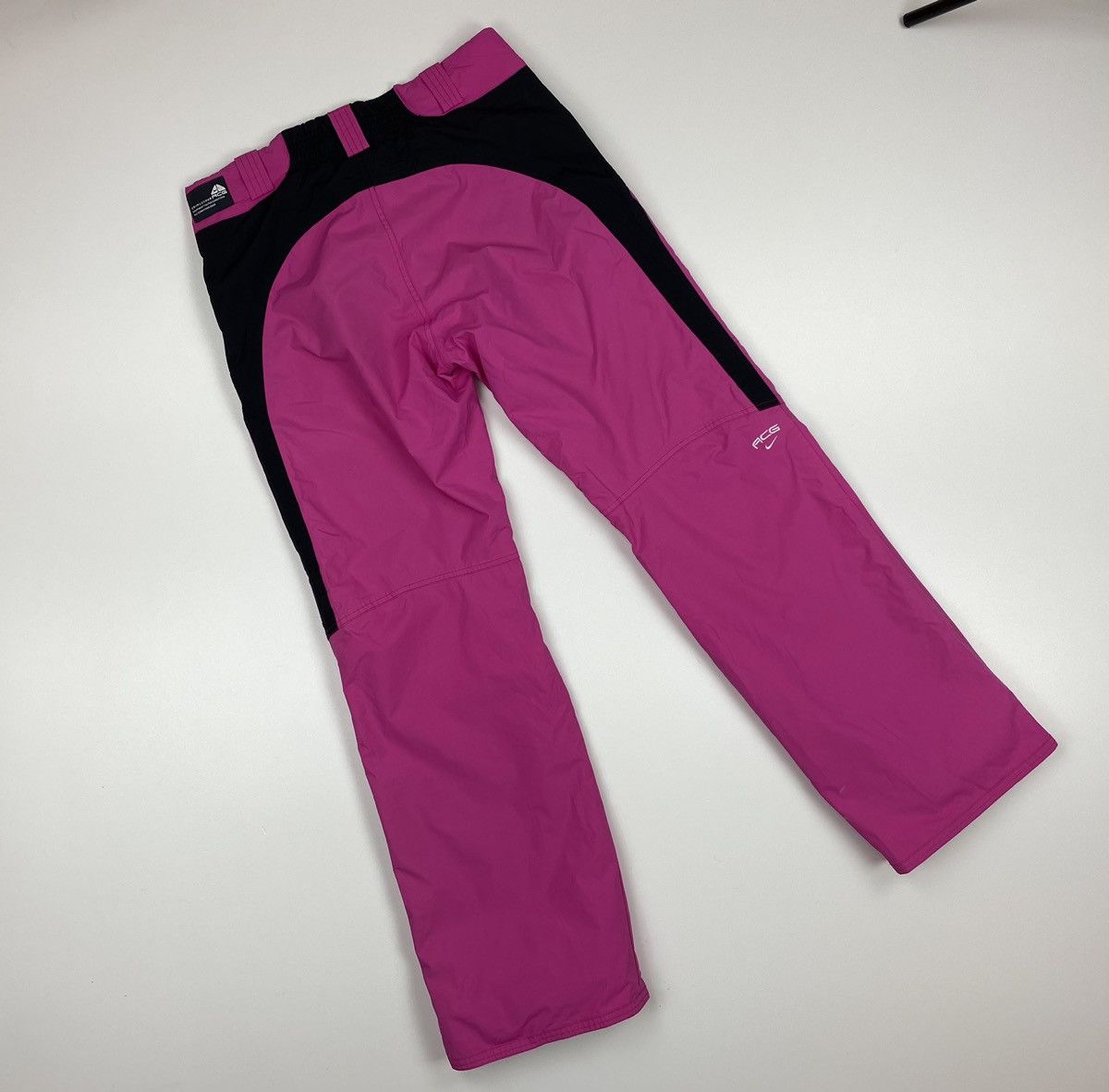 Nike ACG × Vintage Womens Vintage Nike ACG Ski Snowboard Pants size M Size 30" / US 8 / IT 44 - 6 Thumbnail
