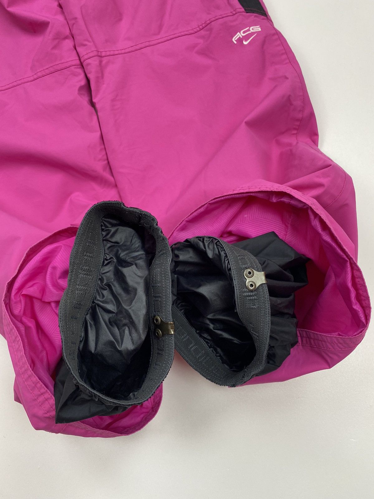 Nike ACG × Vintage Womens Vintage Nike ACG Ski Snowboard Pants size M Size 30" / US 8 / IT 44 - 8 Thumbnail